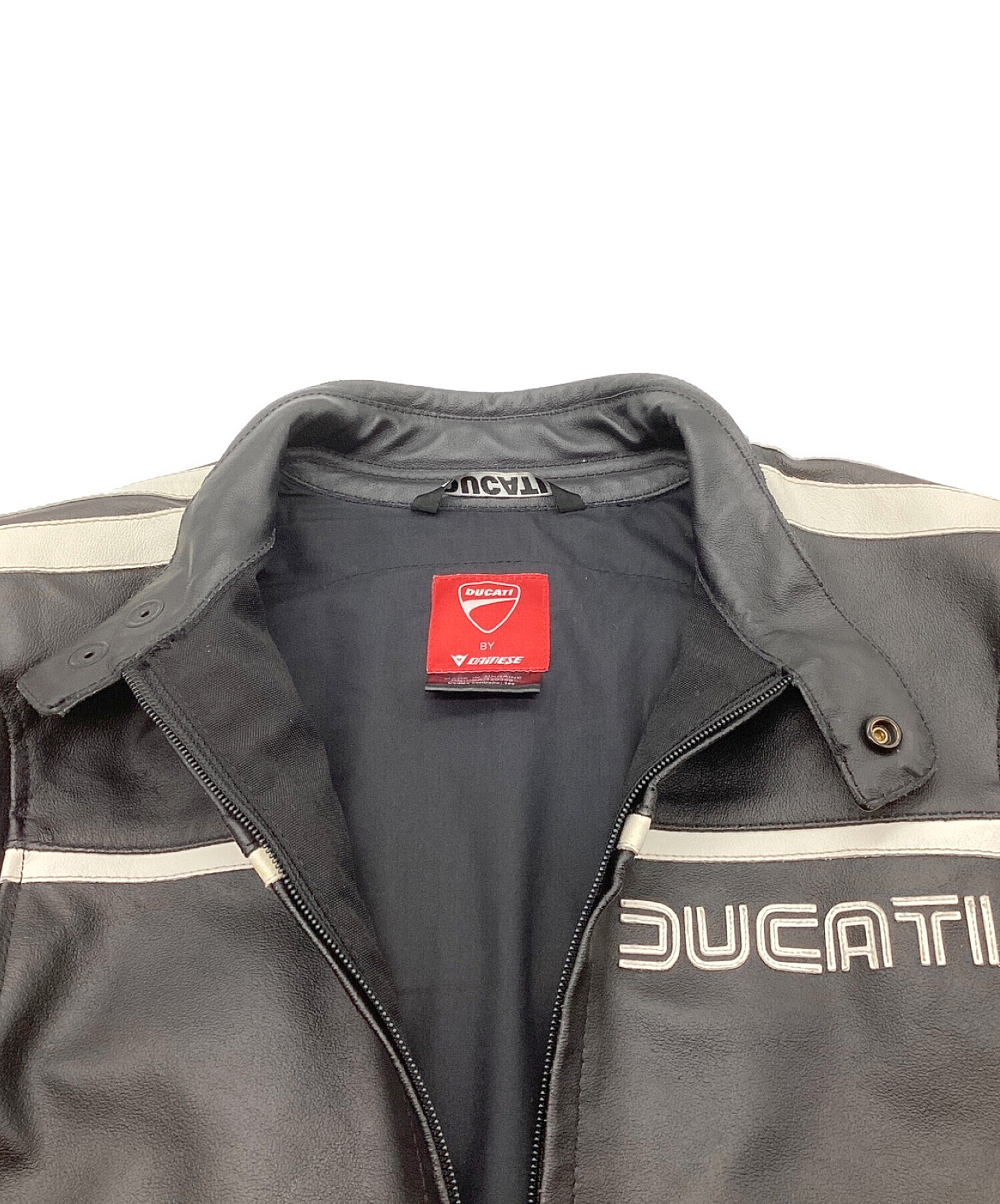 ducati by dainese (ドゥカティ バイ ダイネーゼ) レーシングレザージャケット　スタンドカラー　ジップ　ロゴ ブラック サイズ:46