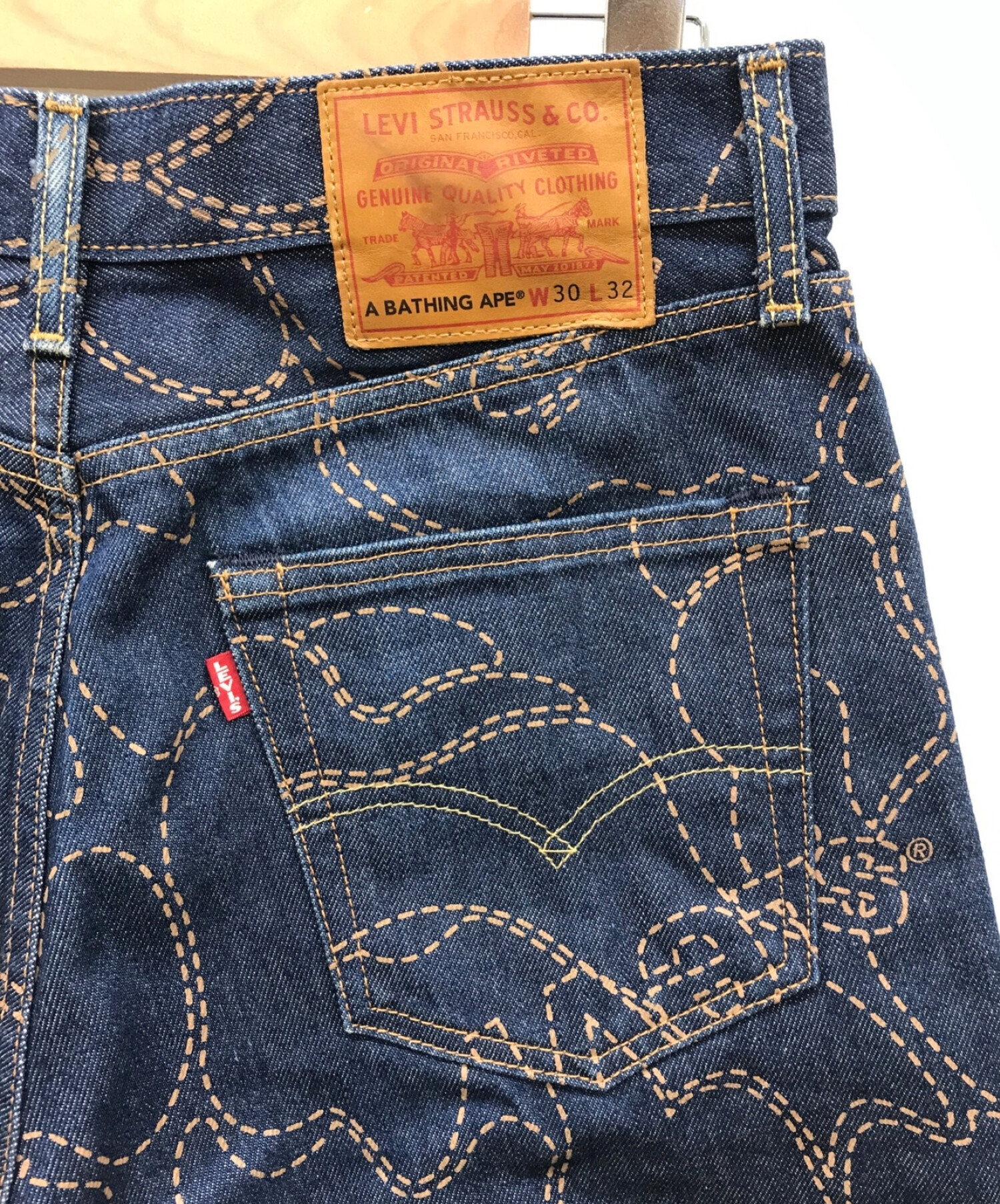 LEVI'S (リーバイス) A BATHING APE (ア ベイシング エイプ) 総柄デニムパンツ インディゴ サイズ:W30L32