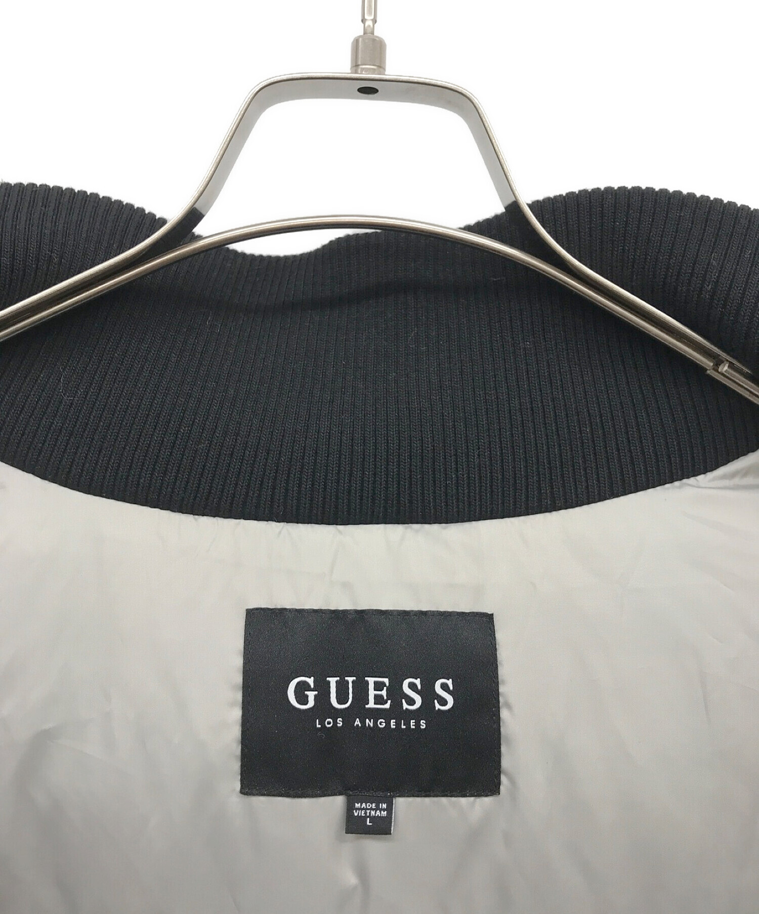 中古・古着通販】GUESS (ゲス) ダウンジャケット ライトグレー サイズ