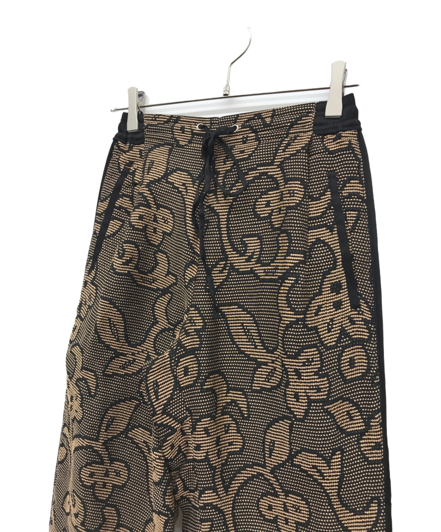 中古・古着通販】TODAYFUL (トゥデイフル) Jacquard Leaf Roughpants ブラック サイズ:36｜ブランド・古着通販  トレファク公式【TREFAC FASHION】スマホサイト