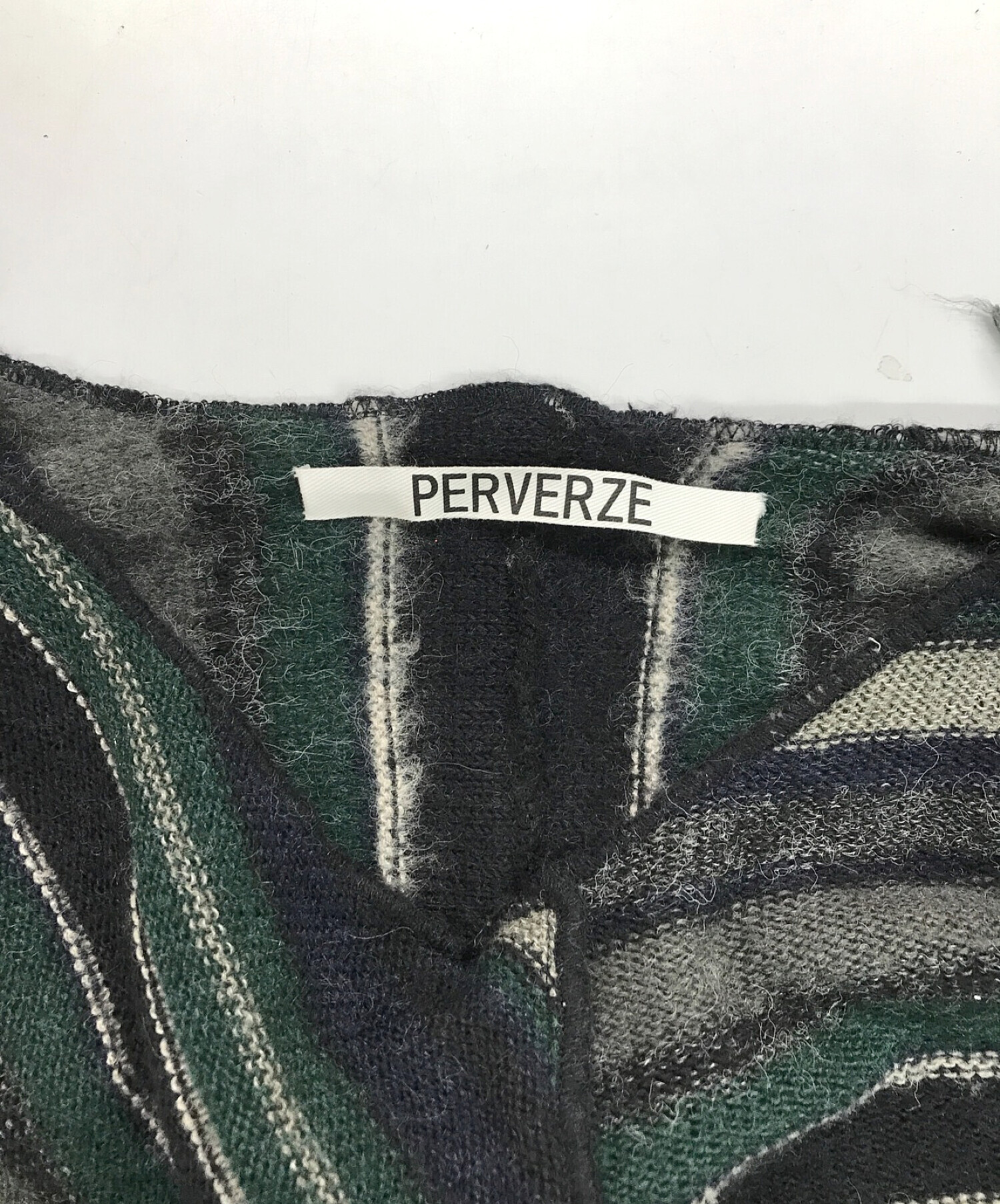 中古・古着通販】PERVERZE (パーバーズ) カラーストライプニット