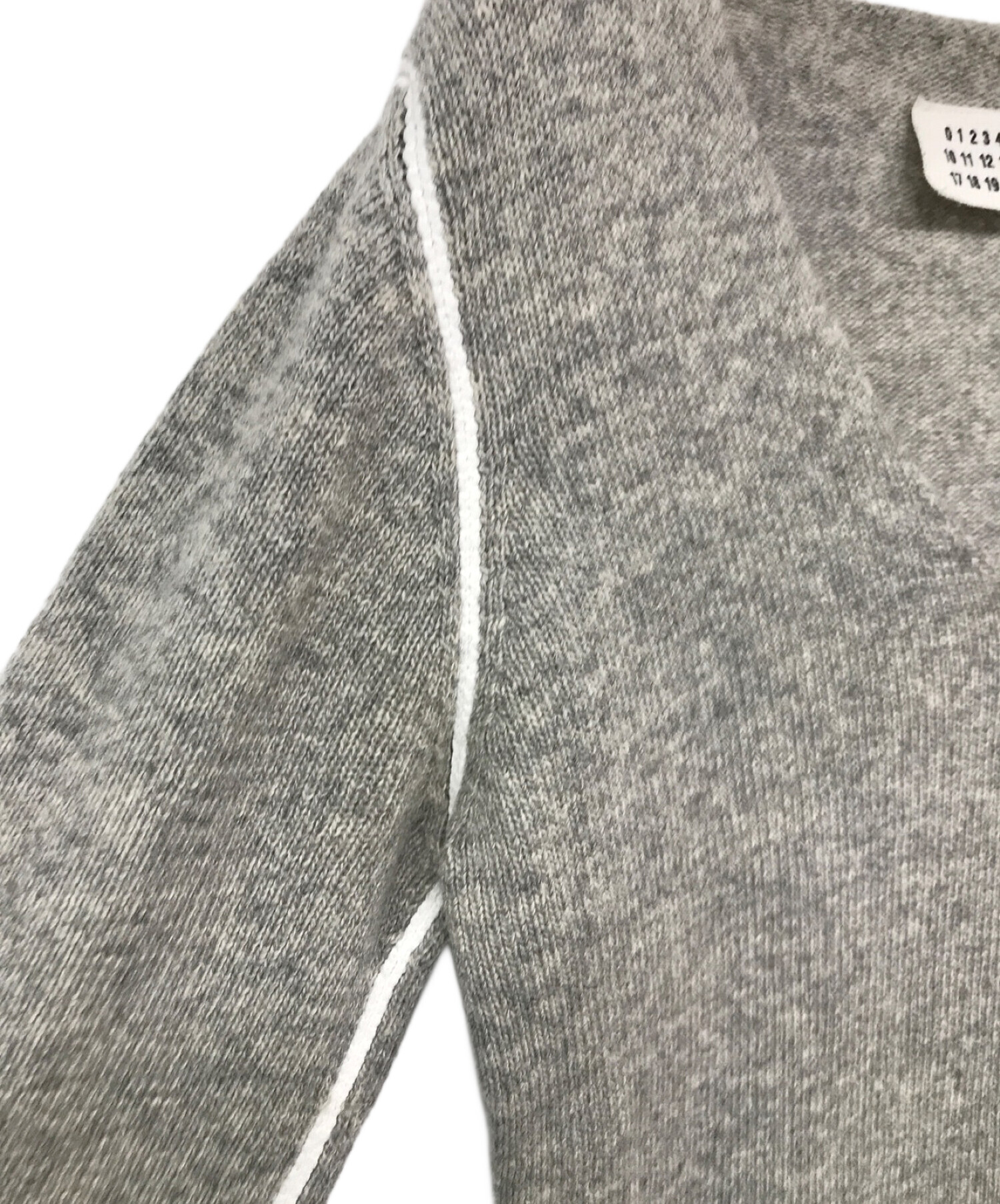 中古・古着通販】Maison Margiela (メゾンマルジェラ) Vネックニット 