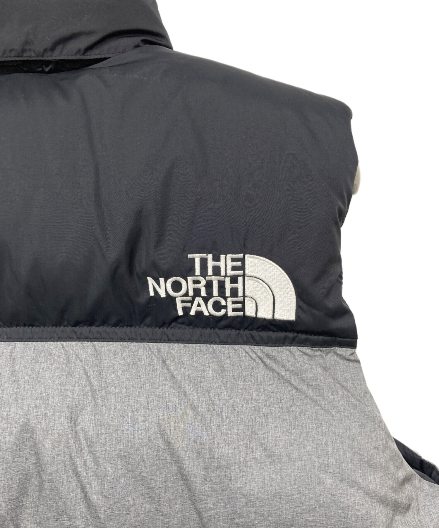 中古・古着通販】THE NORTH FACE (ザ ノース フェイス) ノベルティーヌプシベスト グレー×ブラック サイズ:M｜ブランド・古着通販  トレファク公式【TREFAC FASHION】スマホサイト