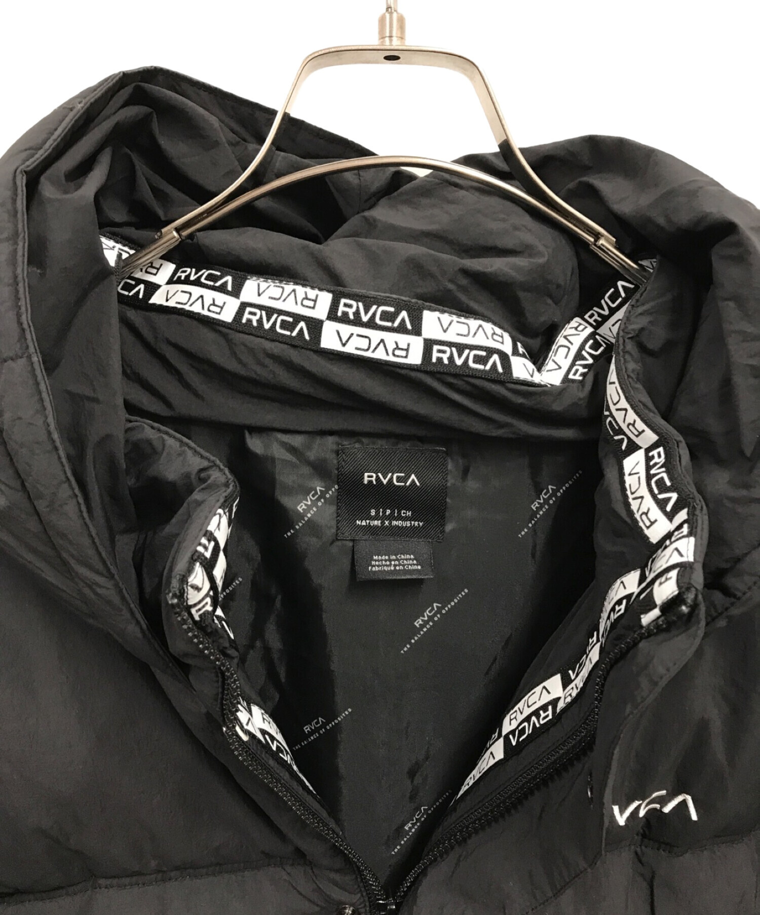 中古・古着通販】RVCA (ルーカ) VISOR HOODED PUFFER JACKET/BC042776