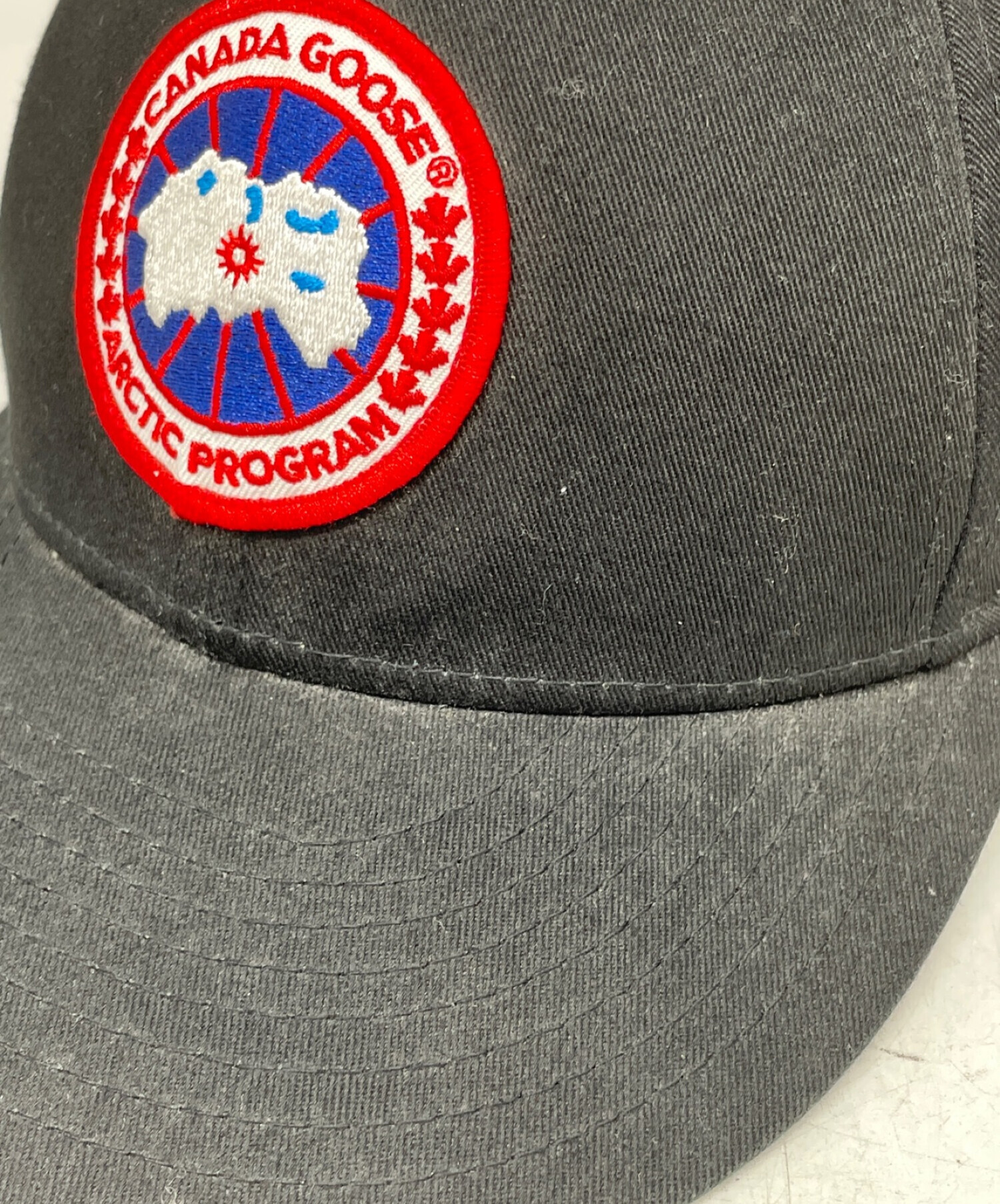 CANADA GOOSE (カナダグース) New Era (ニューエラ) ロゴキャップ ブラック