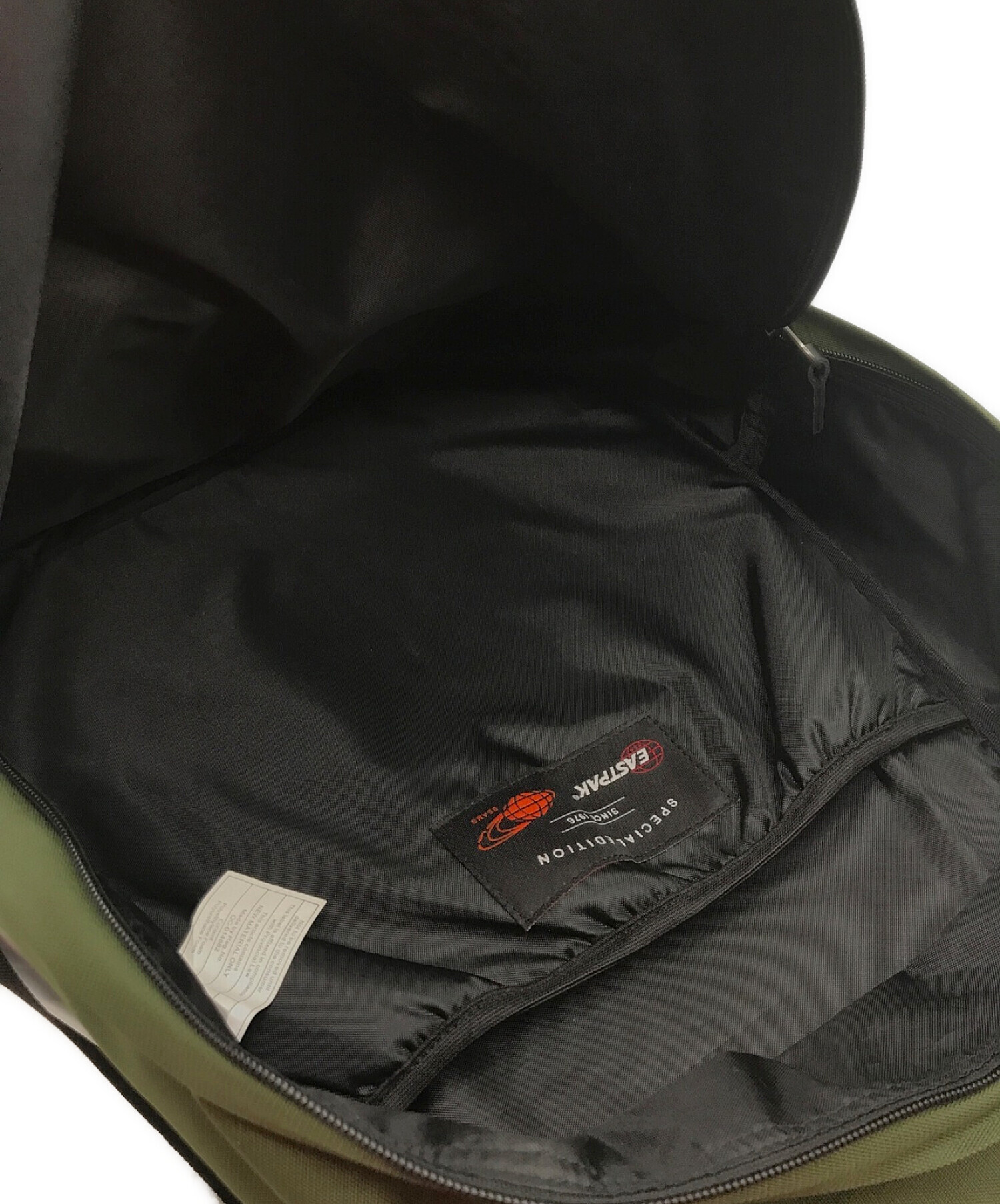 EASTPAK (イーストパック) バックパック カーキ