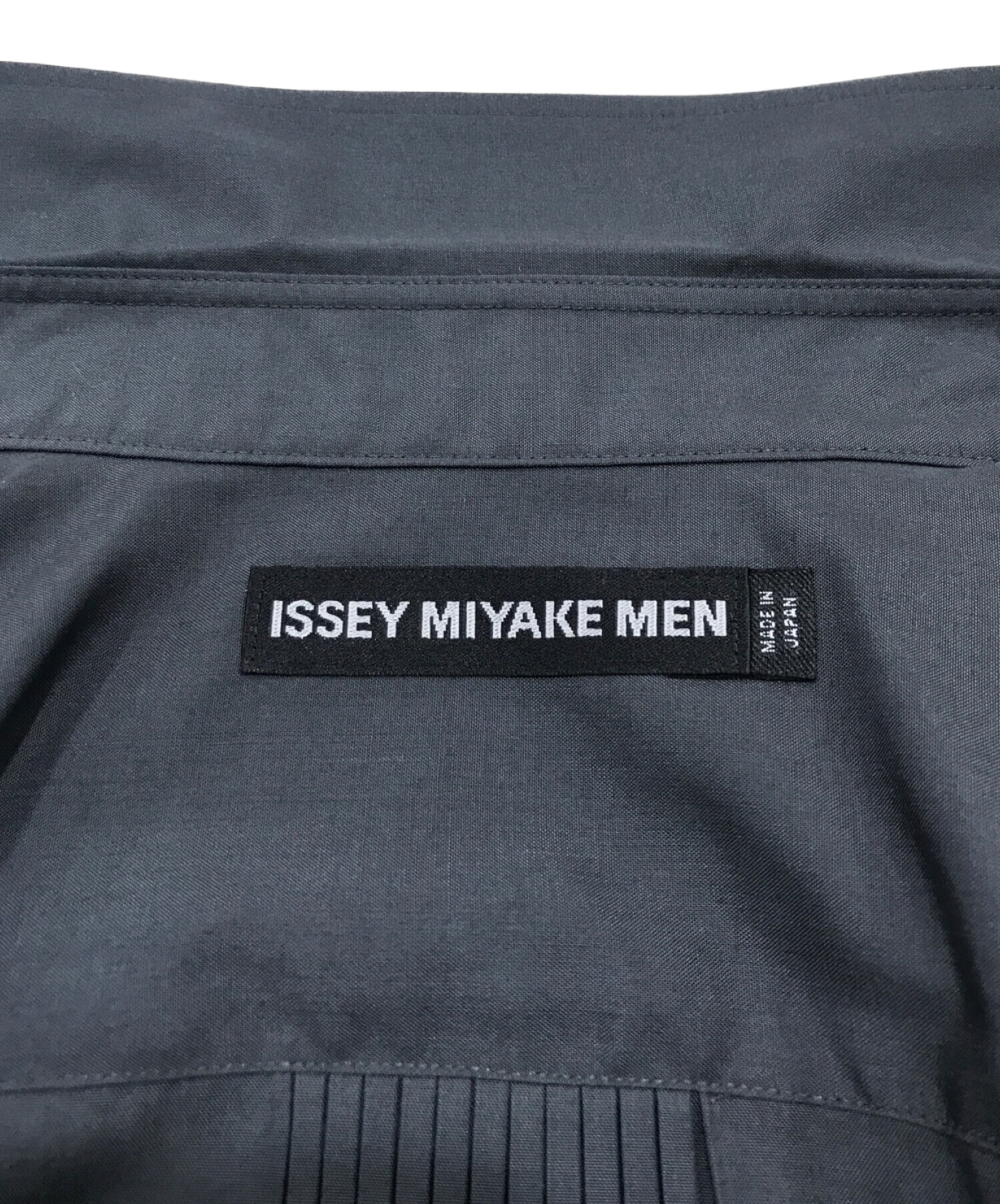 中古・古着通販】ISSEY MIYAKE (イッセイミヤケ) サイドプリーツシャツ