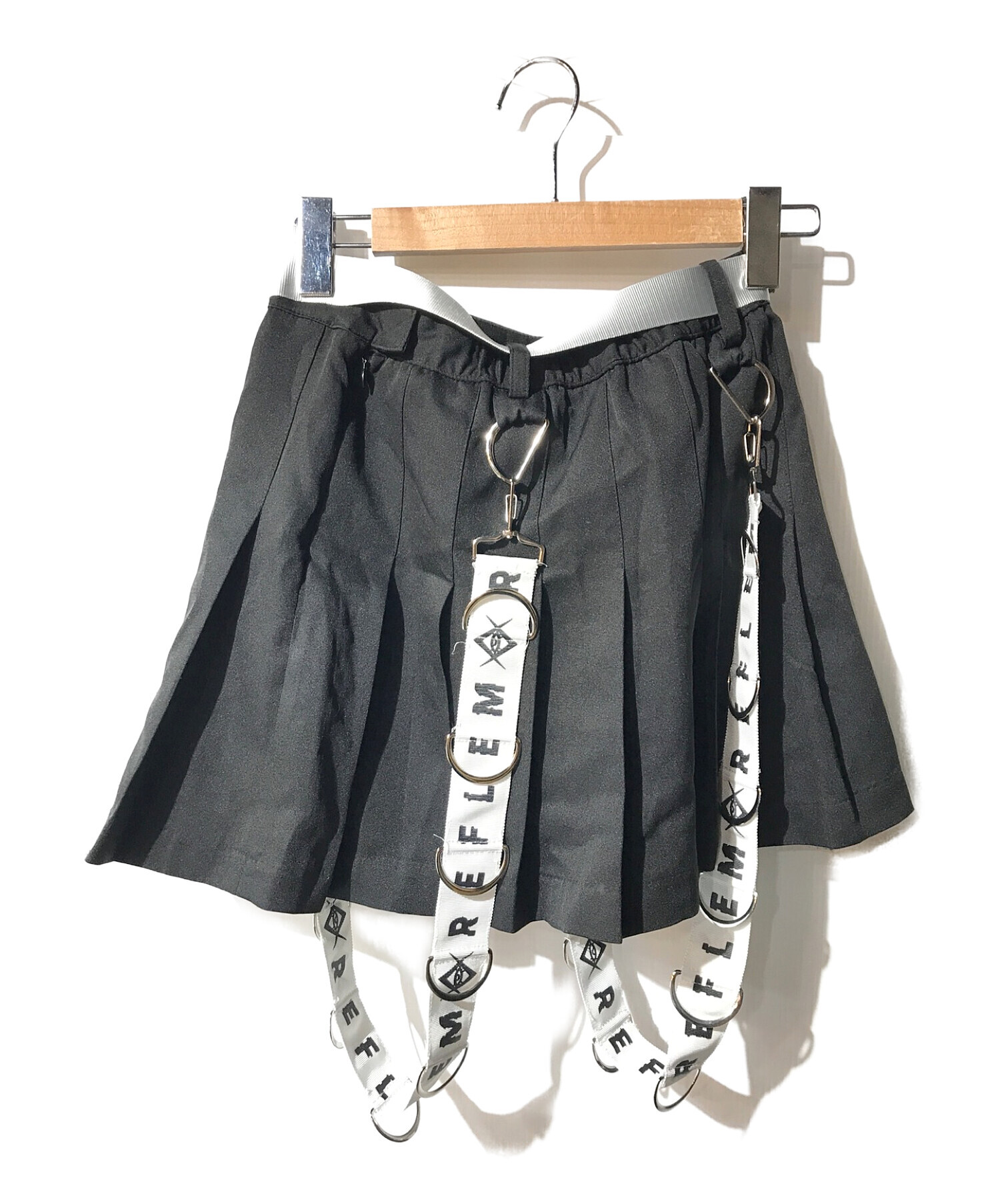 reflem (レフレム) Dカンロゴテープサスペンダー付きプリーツスカート ブラック サイズ:FREE