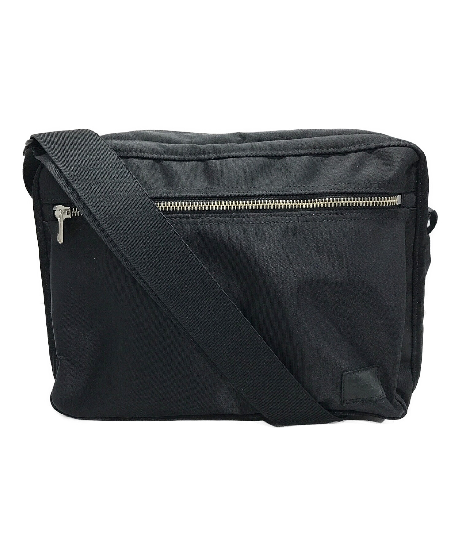 Porter lift shoulder outlet bag