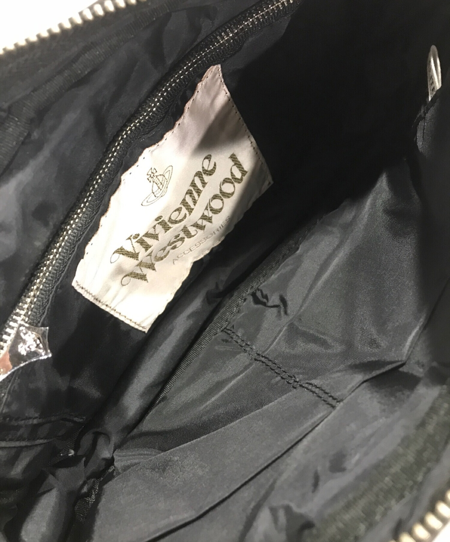 入荷【希少型　オーブ刺繍　2way】ヴィヴィアン　ショルダーバッグ　ナイロン　黒 バッグ