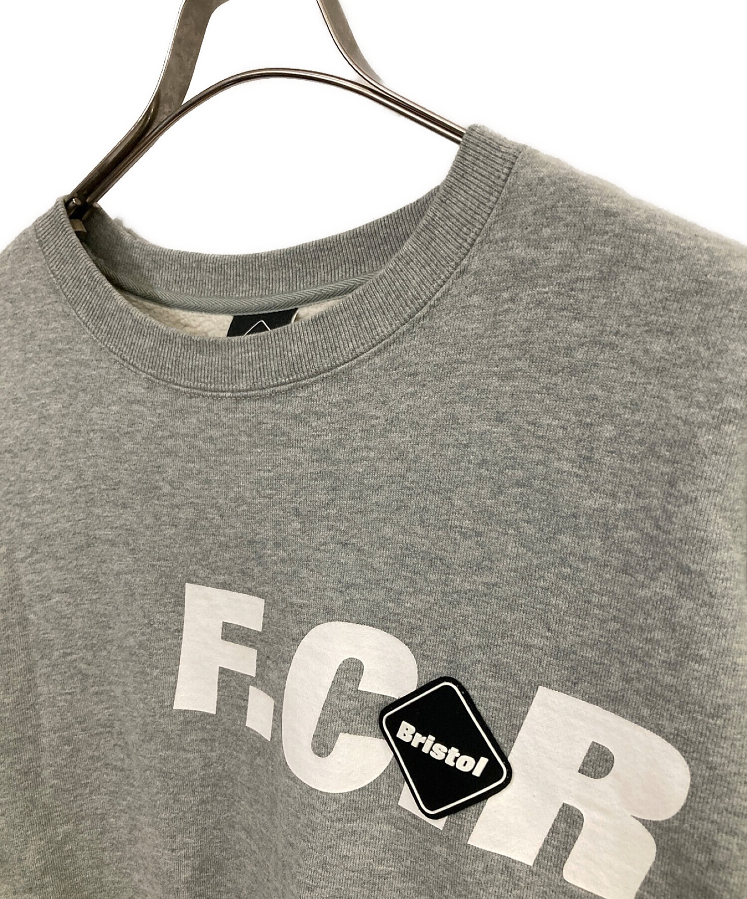 FCRB STRADDLE LOGO CREW NECK SWEAT Sサイズ-