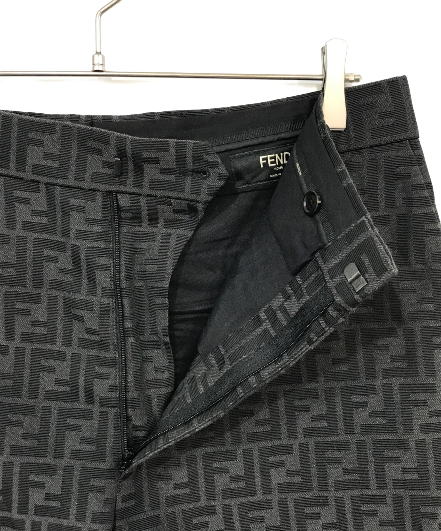 中古・古着通販】FENDI (フェンディ) ズッカ柄ハーフパンツ ブラック サイズ:46｜ブランド・古着通販 トレファク公式【TREFAC  FASHION】スマホサイト