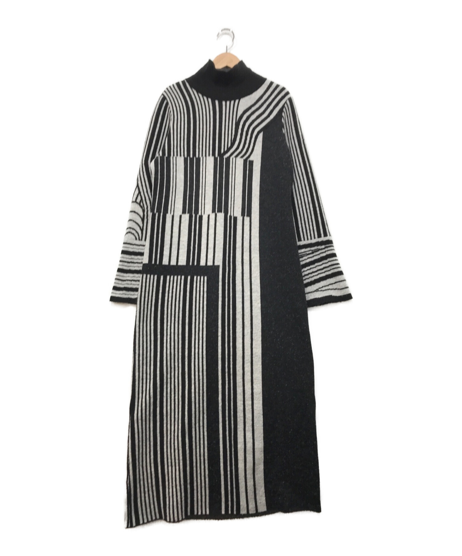 Mame Kurogouchi (マメクロゴウチ) Multi-Stripe Jacquard Knitted Dress ホワイト×ブラック  サイズ:2