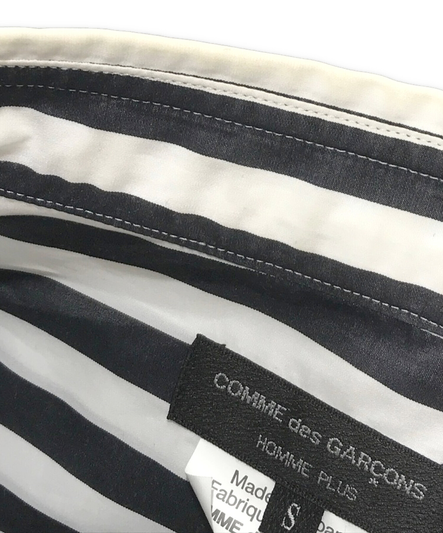 中古・古着通販】COMME des GARCONS HOMME PLUS (コムデギャルソンオムプリュス) アシンメトリックヘムストライプシャツ  ブラック×ホワイト サイズ:S｜ブランド・古着通販 トレファク公式【TREFAC FASHION】スマホサイト