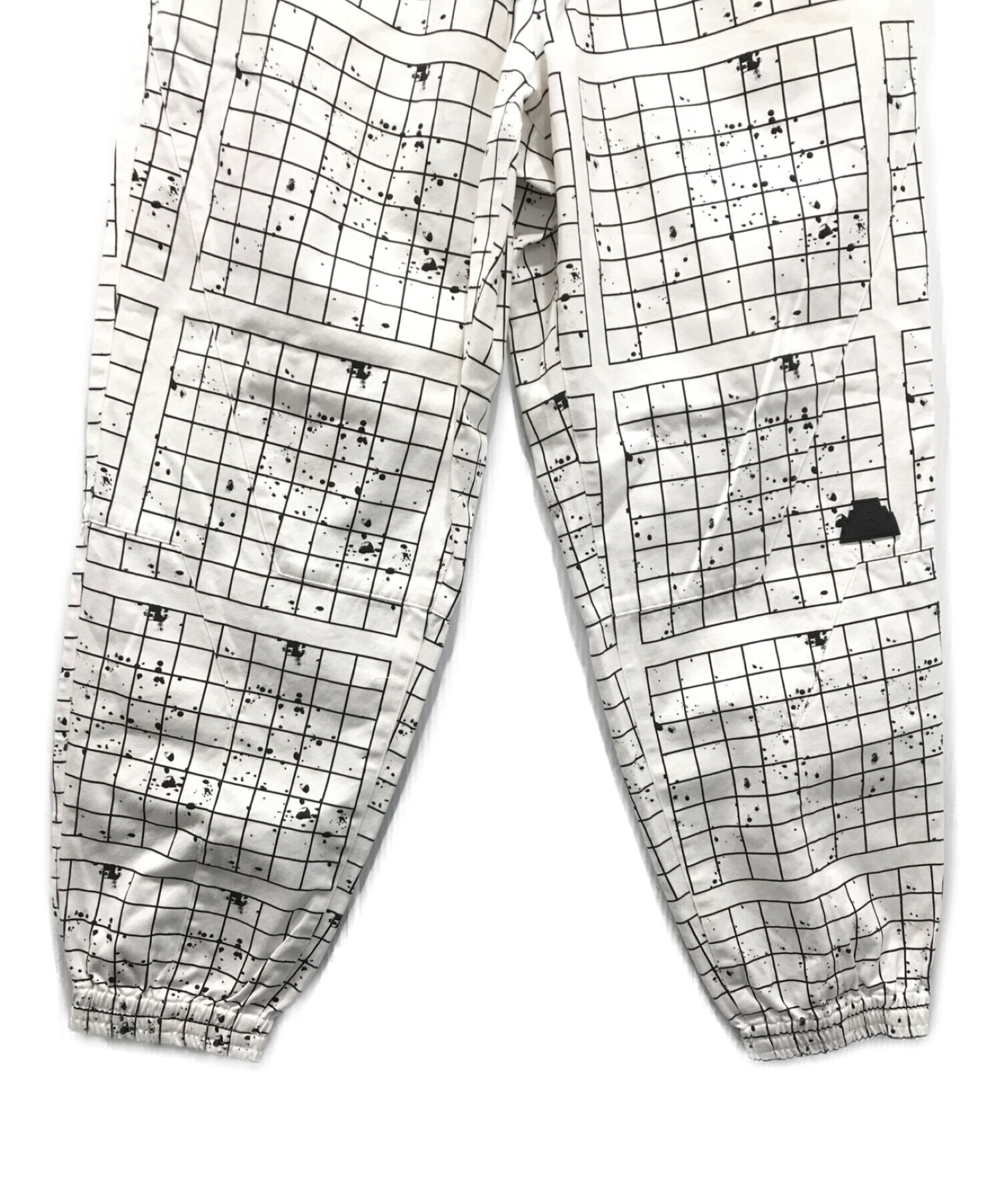 中古・古着通販】C.E (シーイー) PANELED GRID JOG PANTS ホワイト