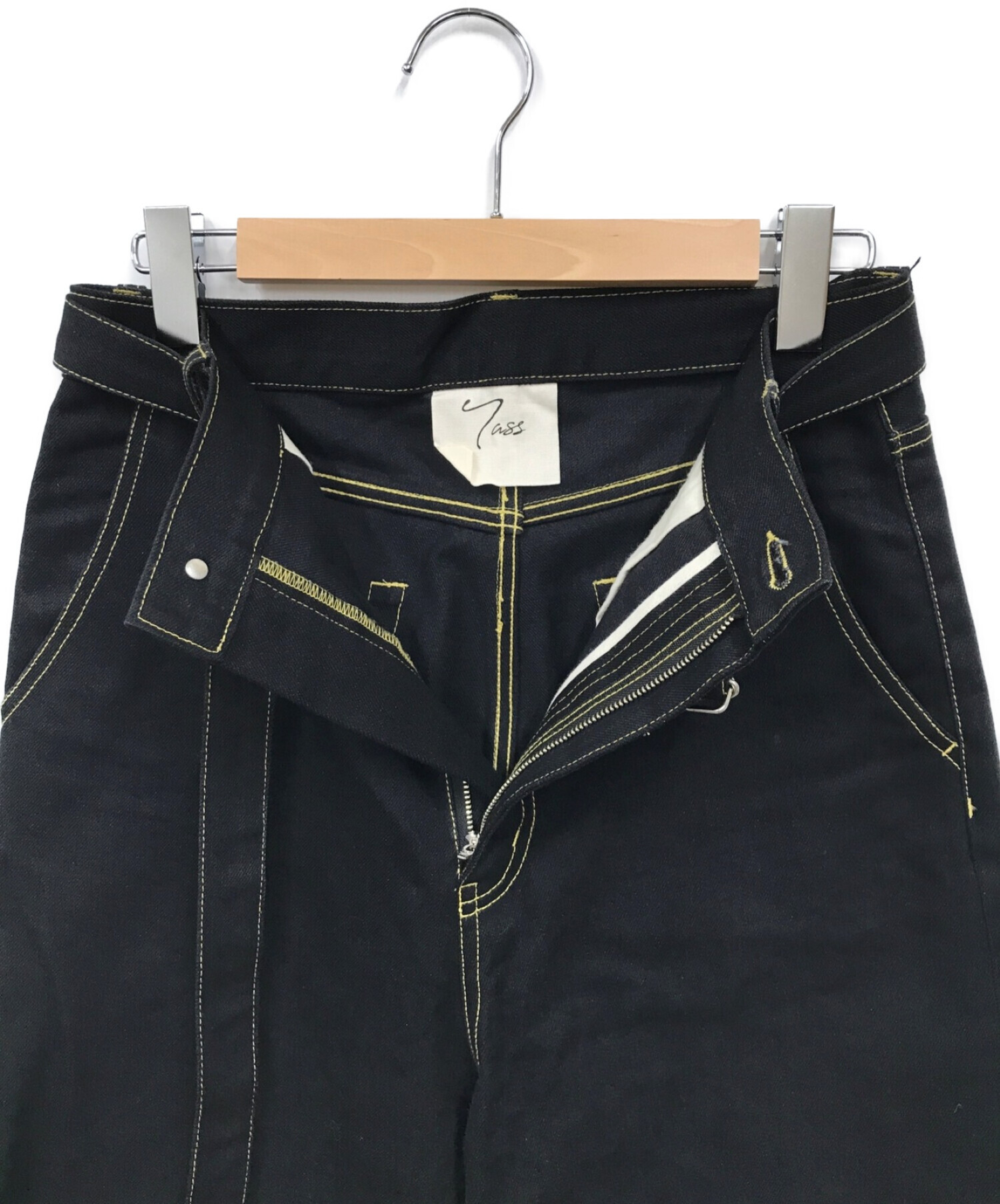 中古・古着通販】yass (ヤス) BELTED DENIM TROUSER（ベルテッドデニムトラウザー） ブラック サイズ:S｜ブランド・古着通販  トレファク公式【TREFAC FASHION】スマホサイト