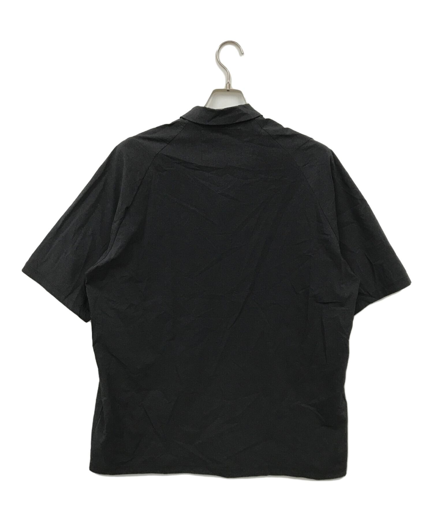 最安値大人気TEATORA CARTRIDGE ポロシャツ ブラック(グレー トップス