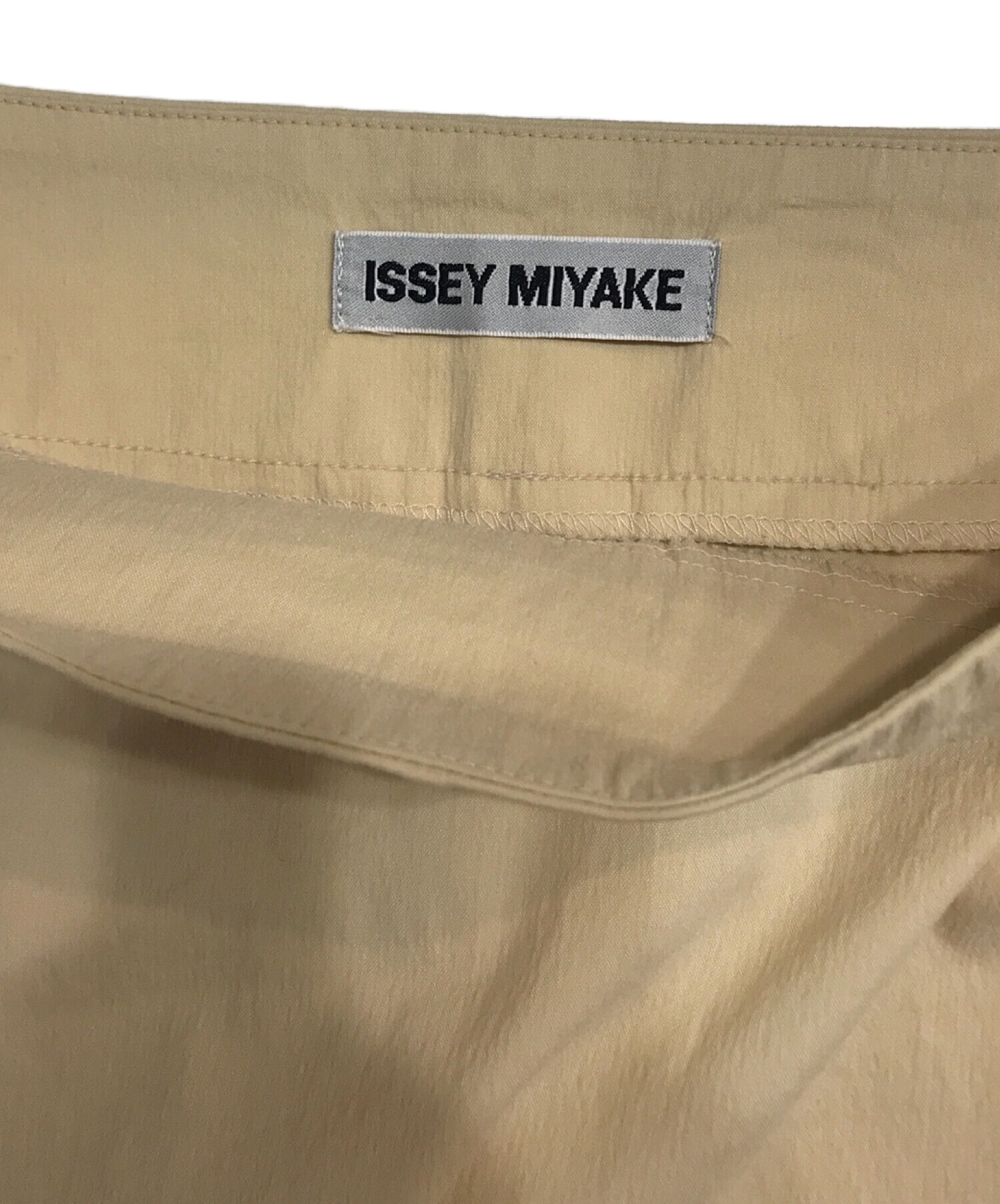 ISSEY MIYAKE (イッセイミヤケ) ロングスカート ベージュ サイズ:2