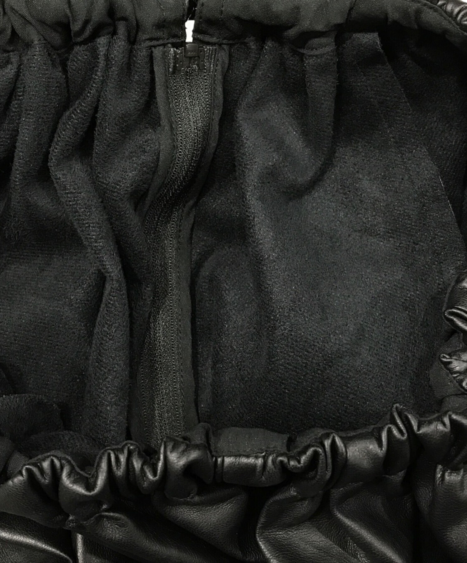 IIROT シンセティックレザーブラウス 黒 - シャツ/ブラウス(七分/長袖)