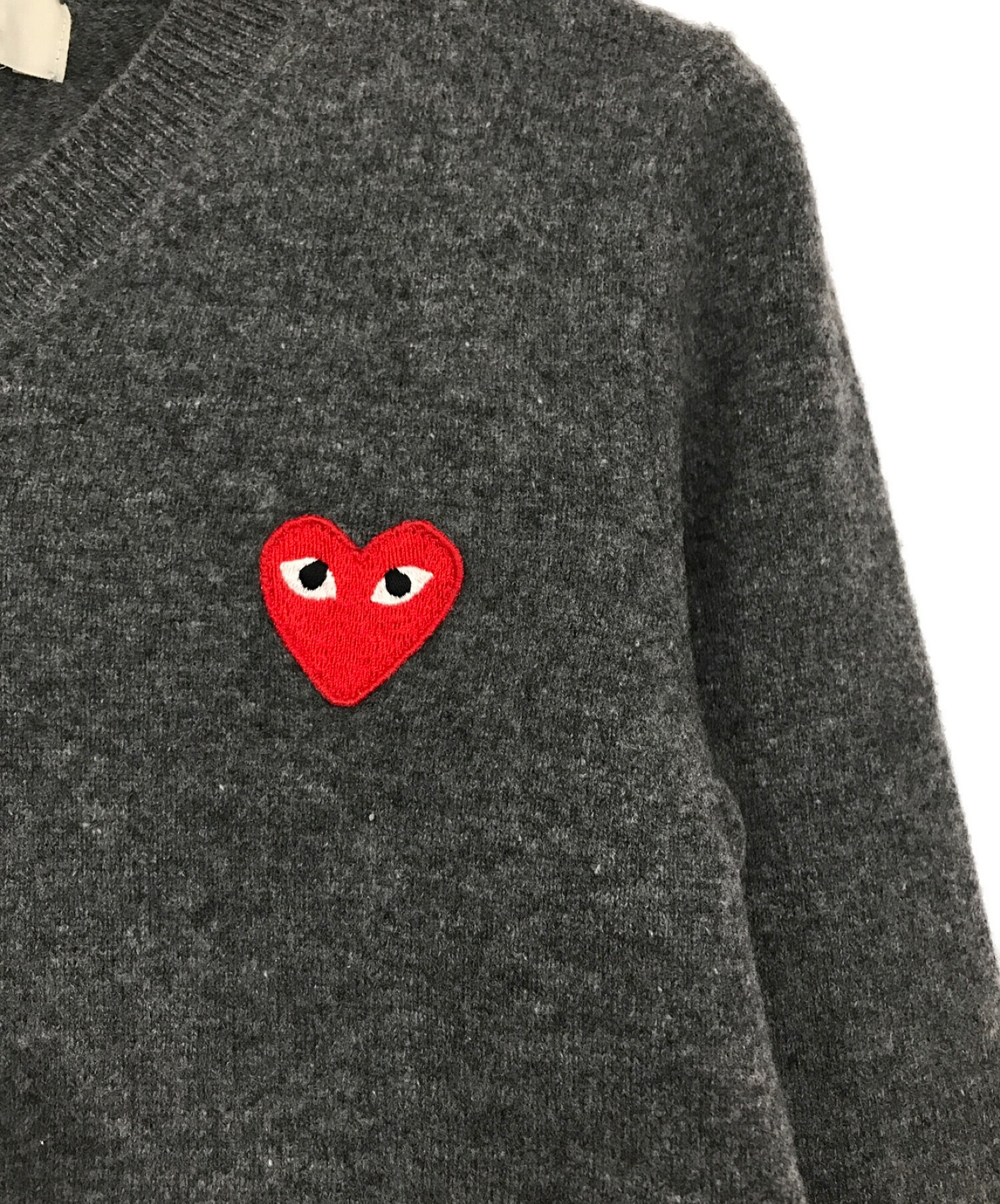 PLAY COMME des GARCONS (プレイ コムデギャルソン) Vネックニット グレー サイズ:SIZE S