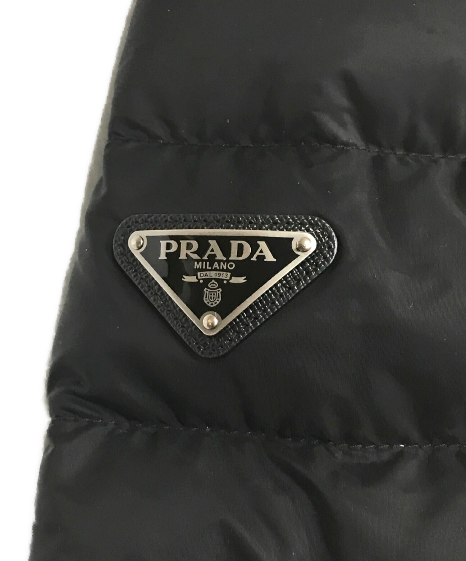 PRADA (プラダ) トライアングルロゴプレートダウンジャケット ブラック サイズ:SIZE 48