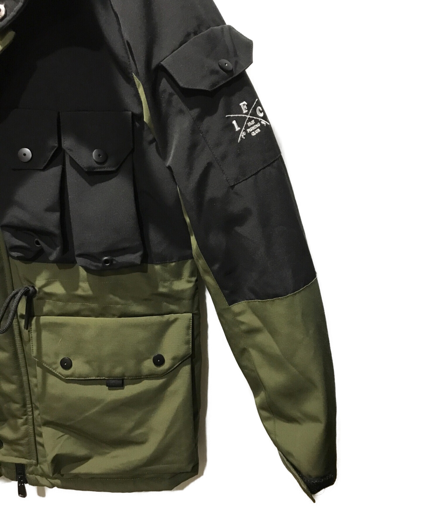 IRIE FISHING CLUB (アイリーフィッシングクラブ) MULTI POCKET PUFF JACKET カーキ サイズ:Ｌ