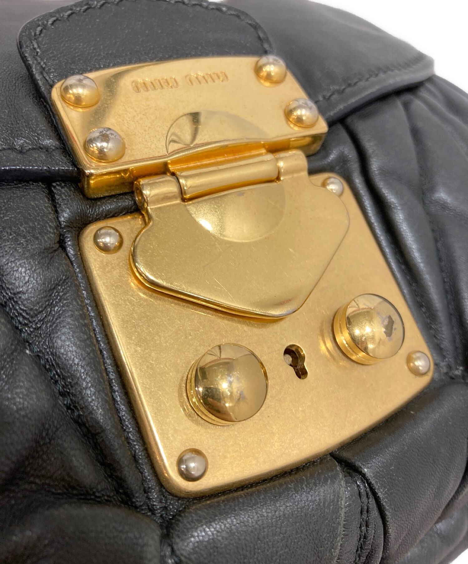 美品 MIUMIU レザー ショルダーバッグ 2way マテラッセ 金ロゴ ミュウ