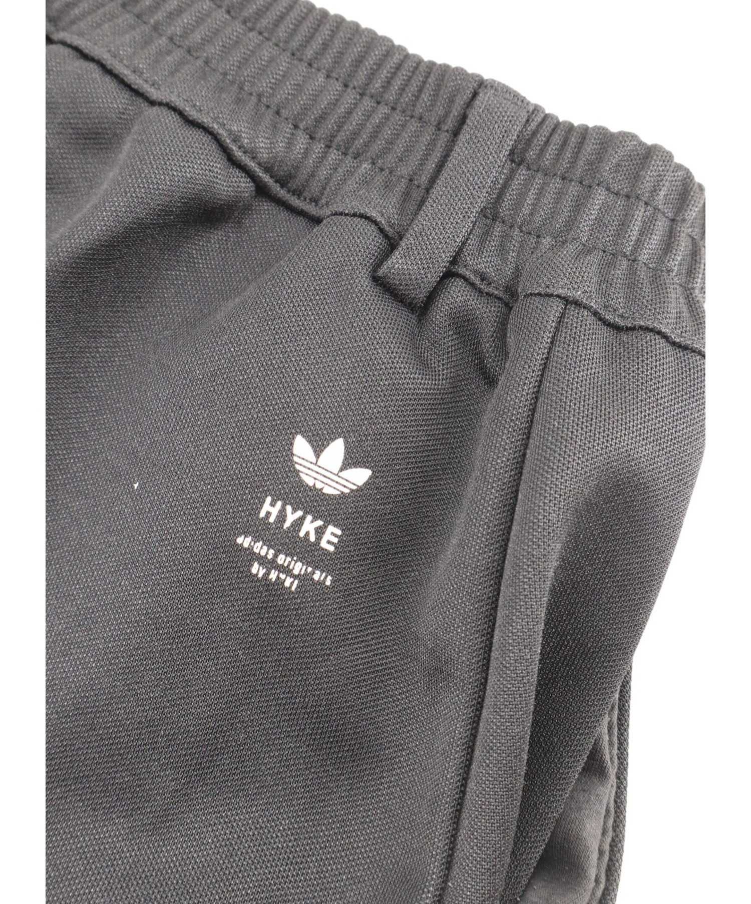 中古・古着通販】adidas×HYKE (アディダス×ハイク) テーパードトラック