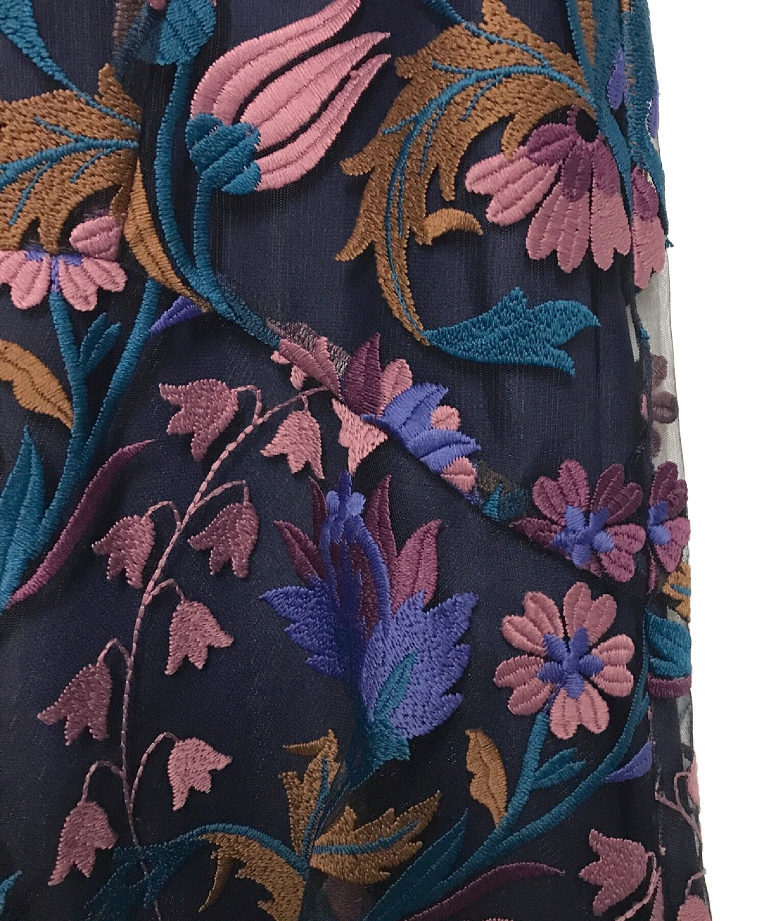 専用です✨グレースコンチネンタルフラワー刺繍ヘムイレスカート３８スカート