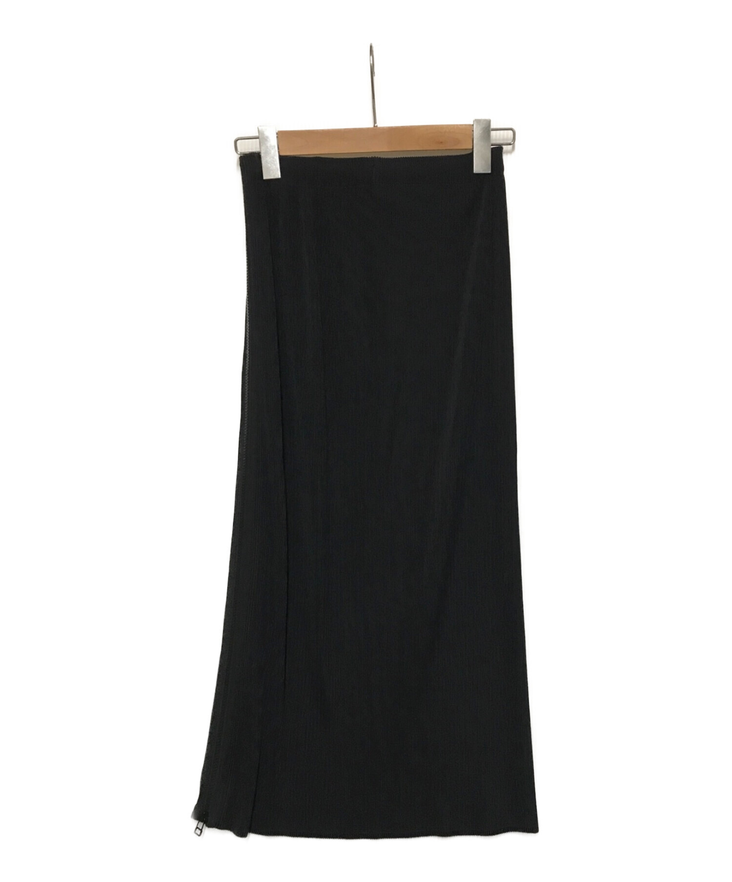 ISSEY MIYAKE FETE (イッセイミヤケフェット) ジッププリーツスカート ブラック サイズ:01