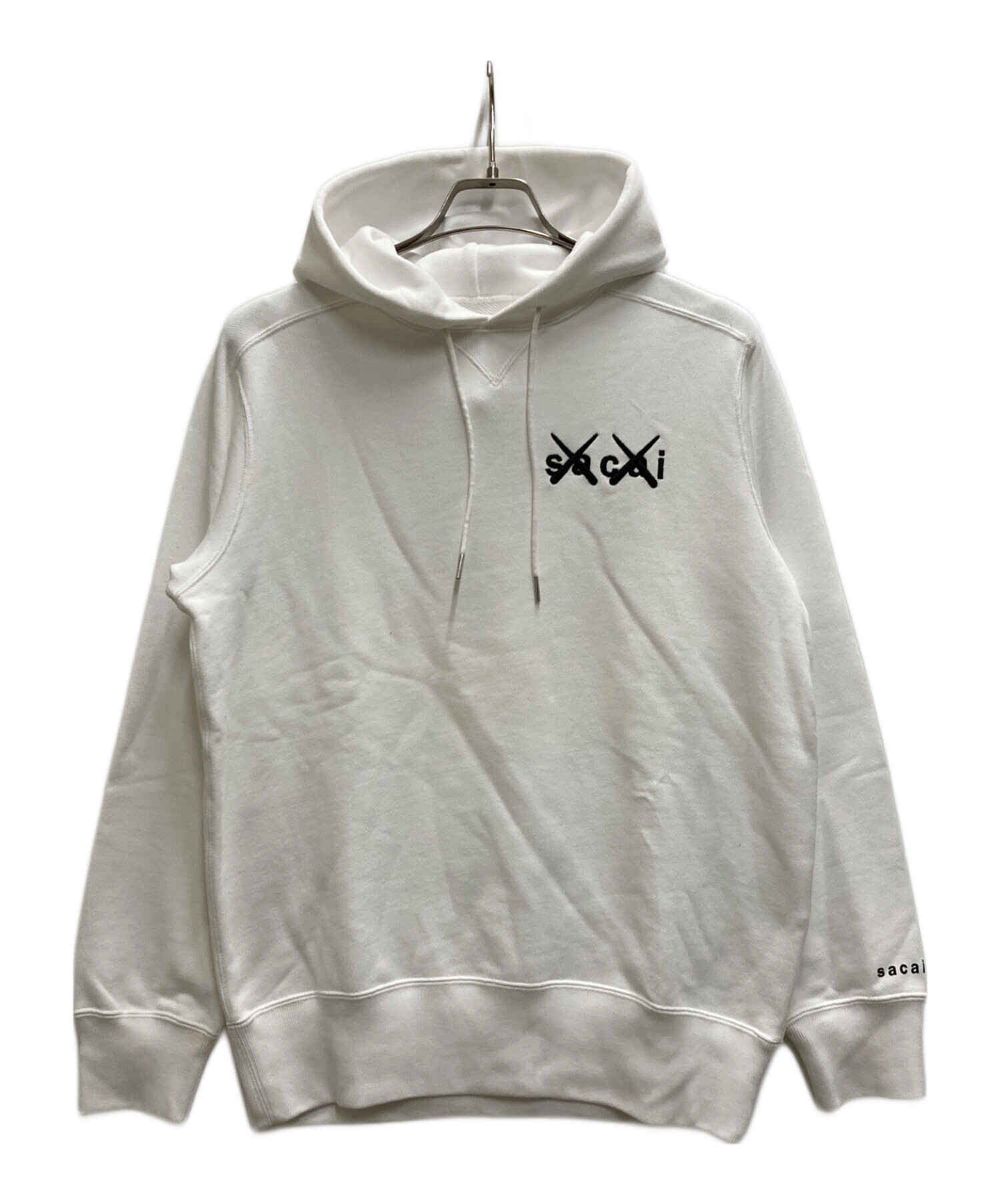 中古・古着通販】sacai (サカイ) KAWS (カウズ) Embroidery Hoodie ホワイト サイズ:SIZE 1｜ブランド・古着通販  トレファク公式【TREFAC FASHION】スマホサイト