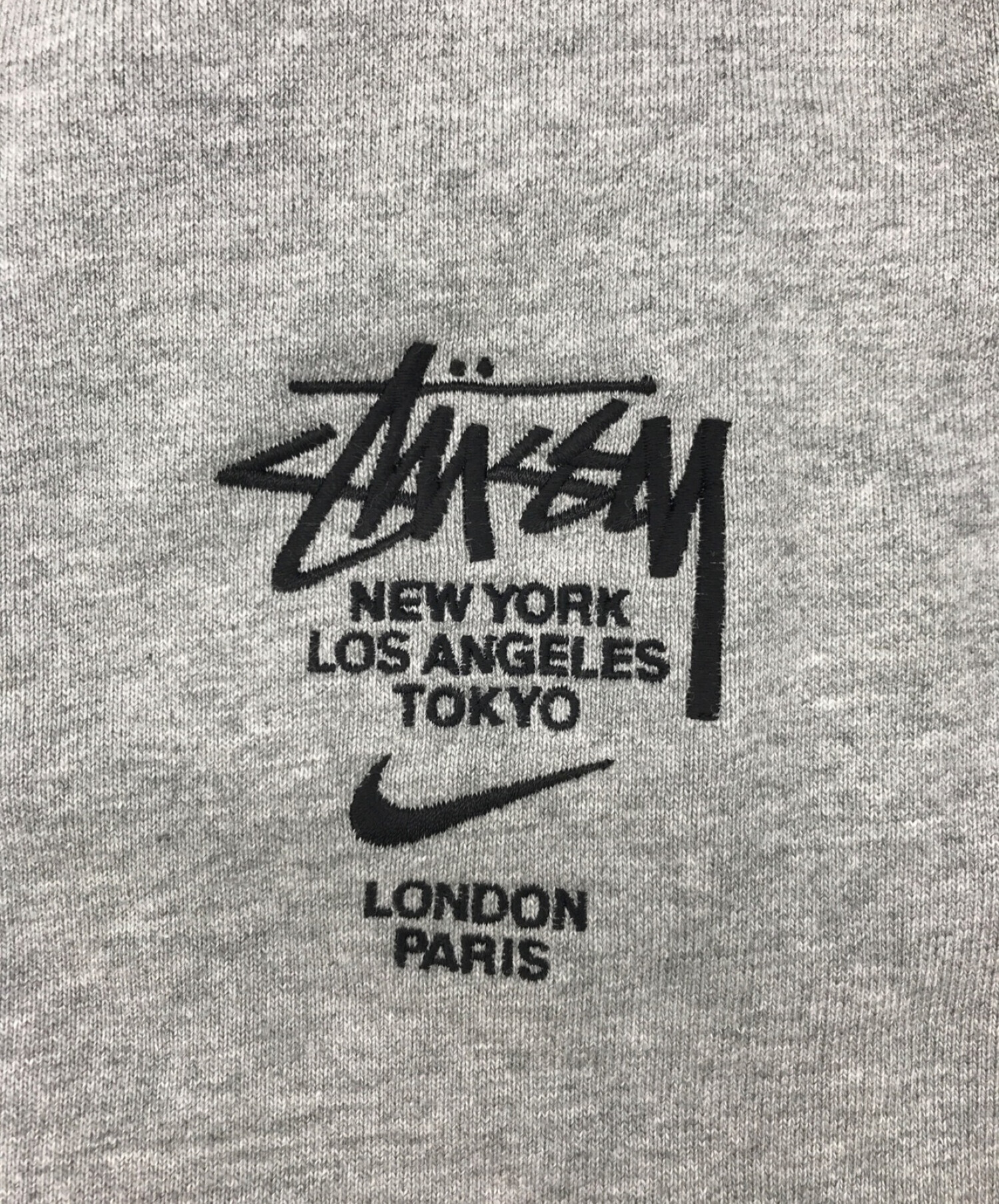 NIKE×STUSSY (ナイキ×ステューシー) コラボクルーネックスウェット グレー サイズ:M