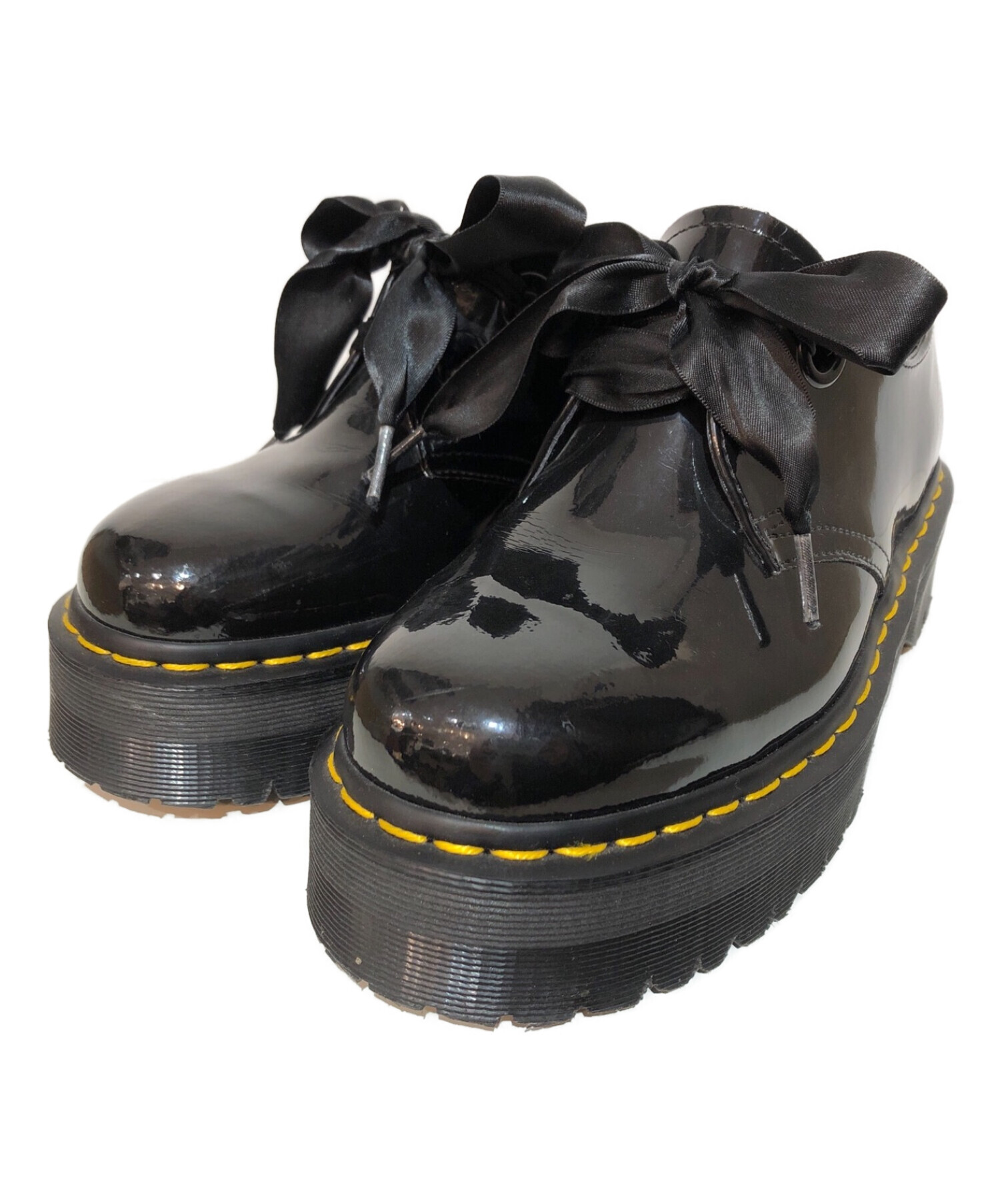 【Dr. Martens】HOLLY 2ホール エナメル 厚底 サテンリボン靴/シューズ