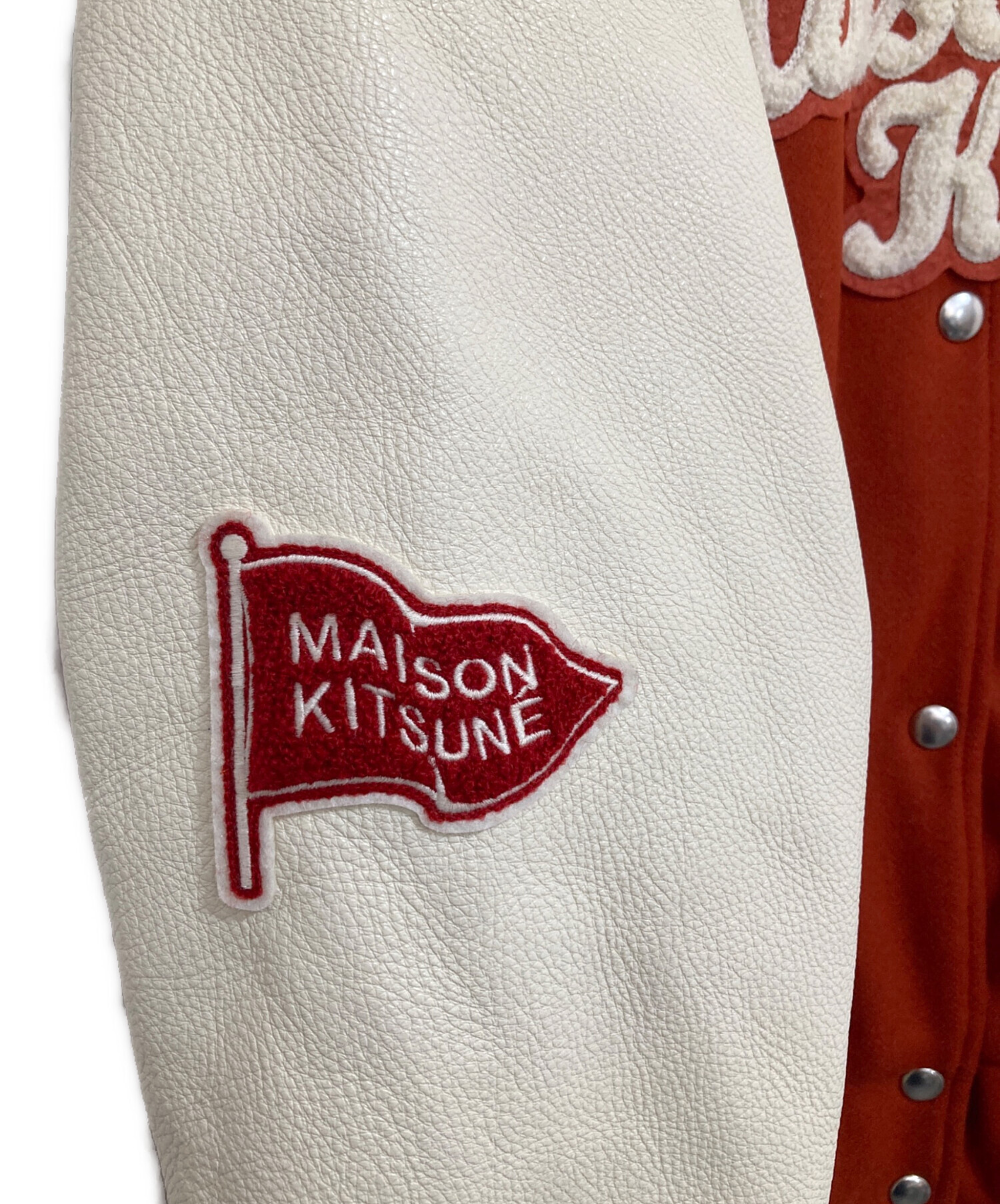 maison kitsune (メゾンキツネ) レザー切替スタジャン レッド サイズ:L（レディースサイズ）