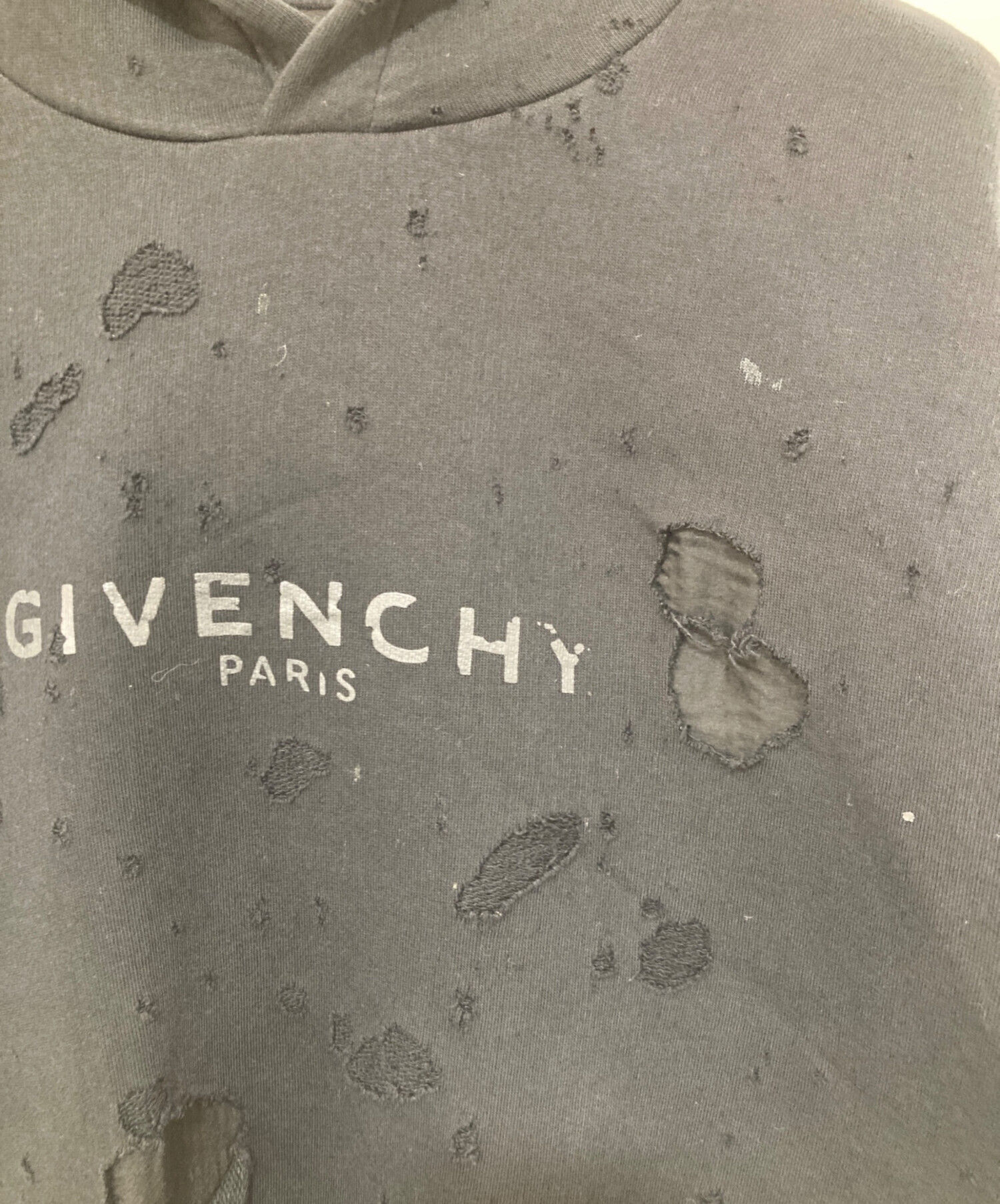 中古・古着通販】GIVENCHY (ジバンシィ) デストロイ加工パーカー ブラック サイズ:S｜ブランド・古着通販 トレファク公式【TREFAC  FASHION】スマホサイト