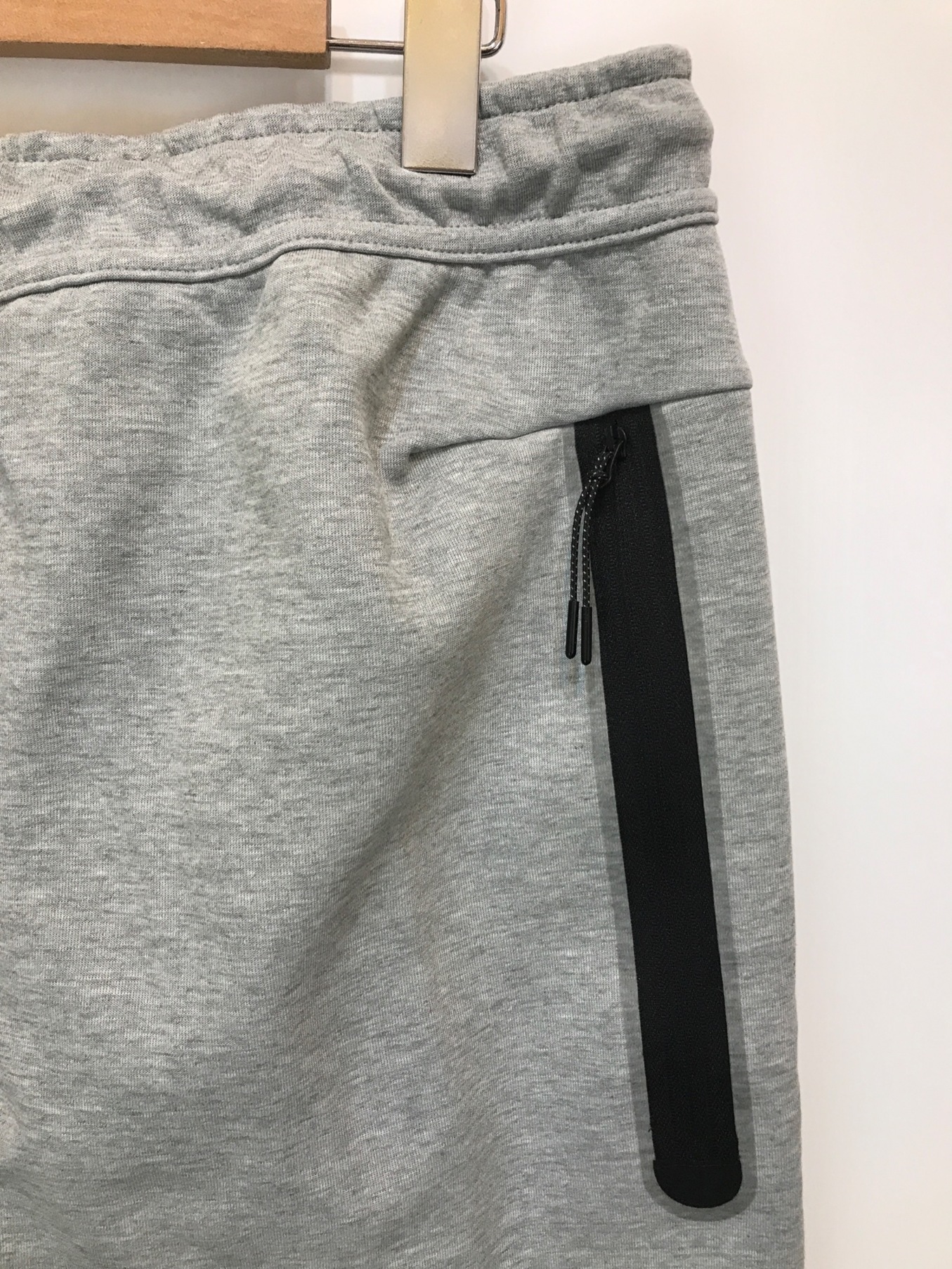 中古・古着通販】NIKE (ナイキ) テックフリース ジョガーパンツ グレー