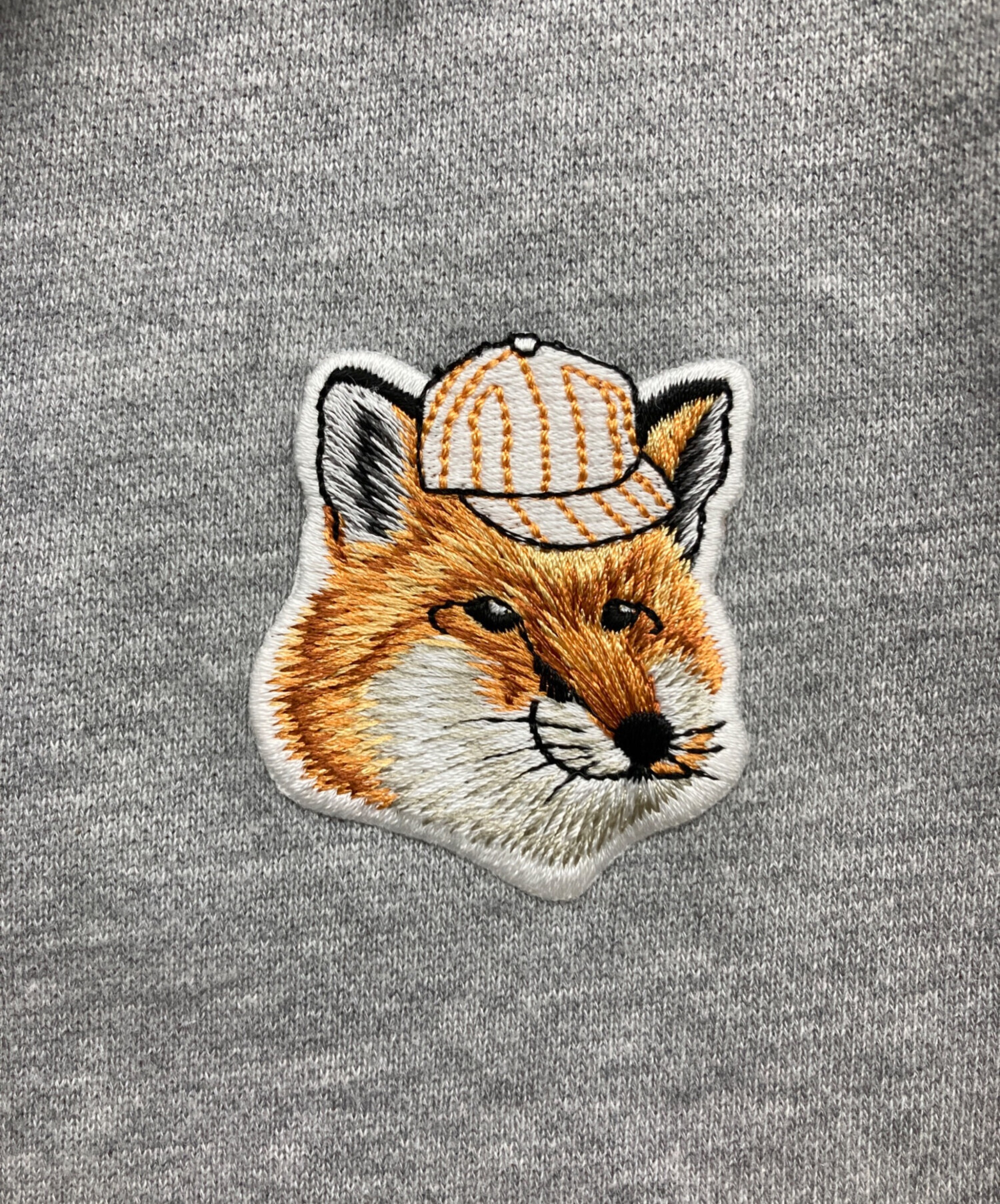 MAISON KITSUNE (メゾンキツネ) キツネワッペンジップパーカー グレー サイズ:XS