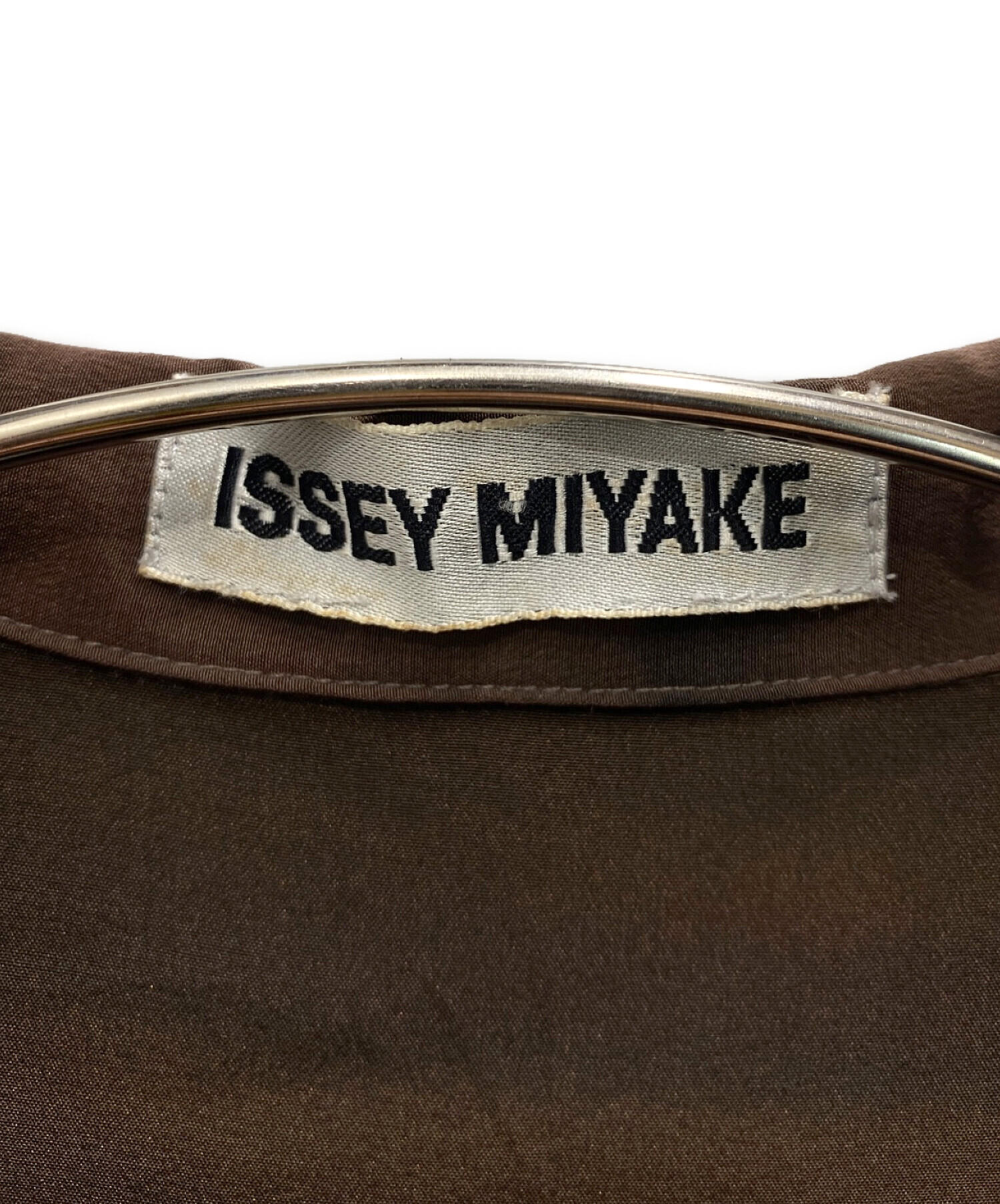 ISSEY MIYAKE (イッセイミヤケ) シルク100％ワンピース ブラウン サイズ:S