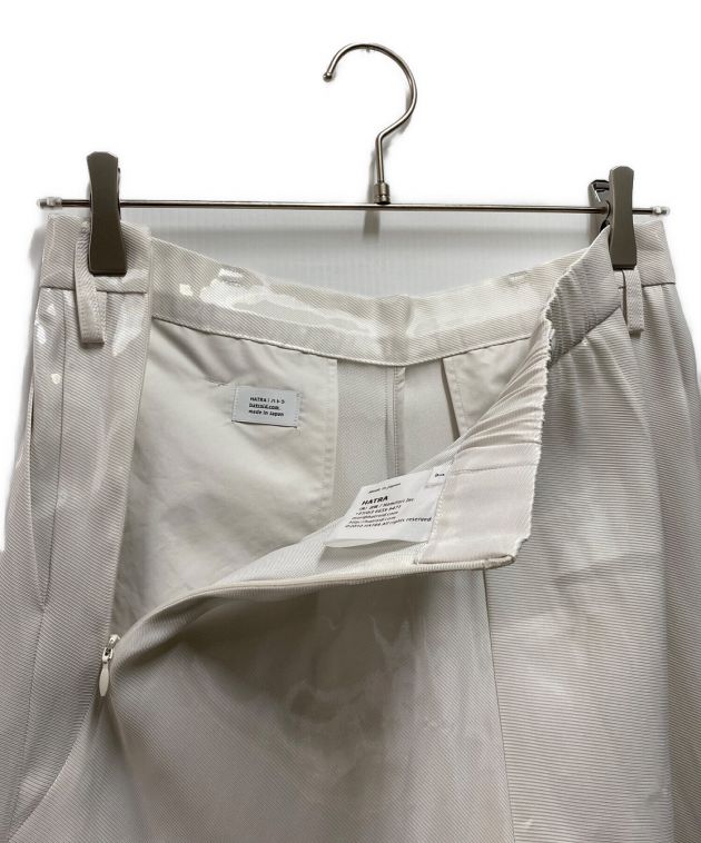 中古・古着通販】hatra (ハトラ) Liquid Shape Trousers ホワイト ...