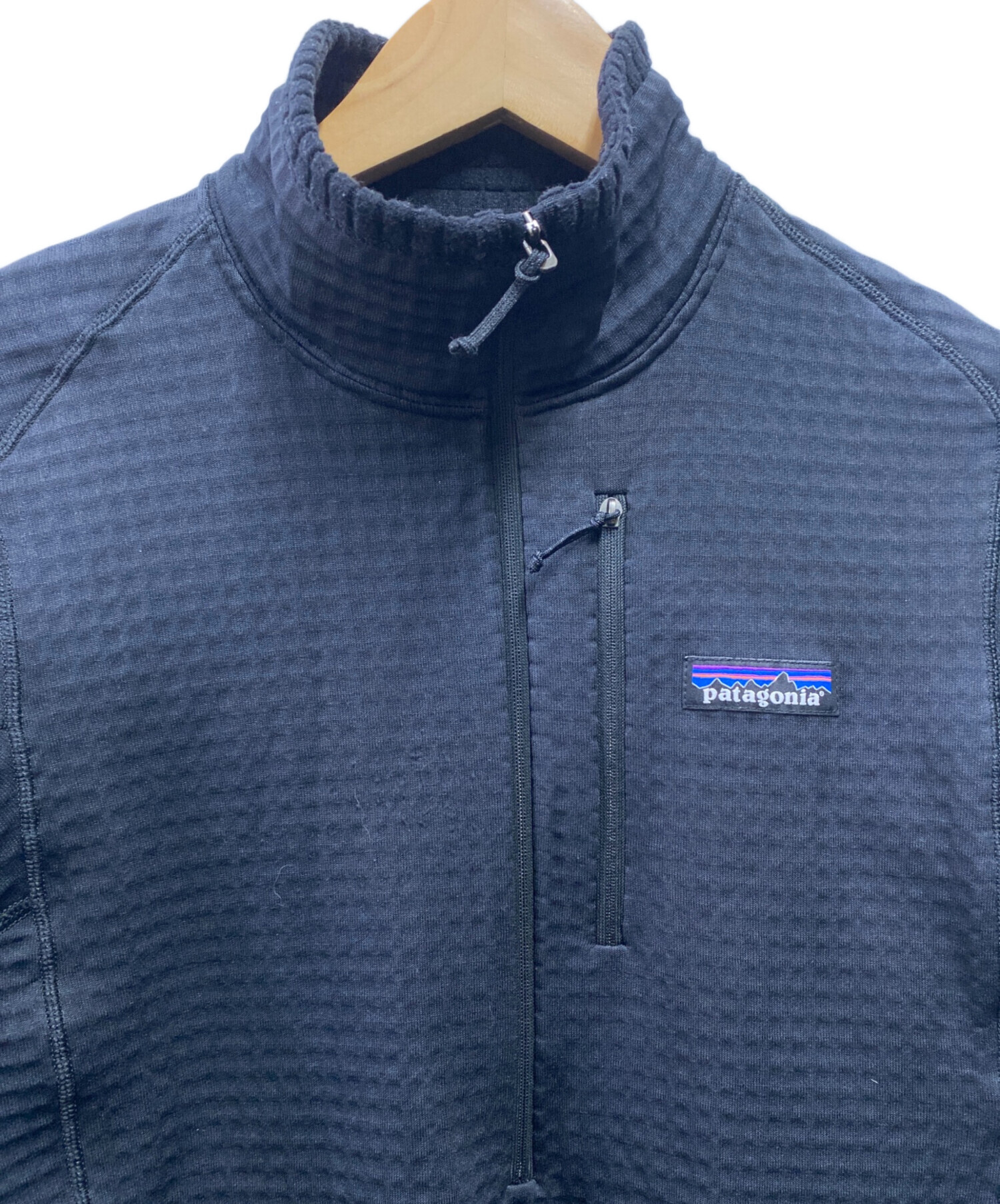 中古・古着通販】Patagonia (パタゴニア) R1プルオーバー ネイビー サイズ:XS｜ブランド・古着通販 トレファク公式【TREFAC  FASHION】スマホサイト