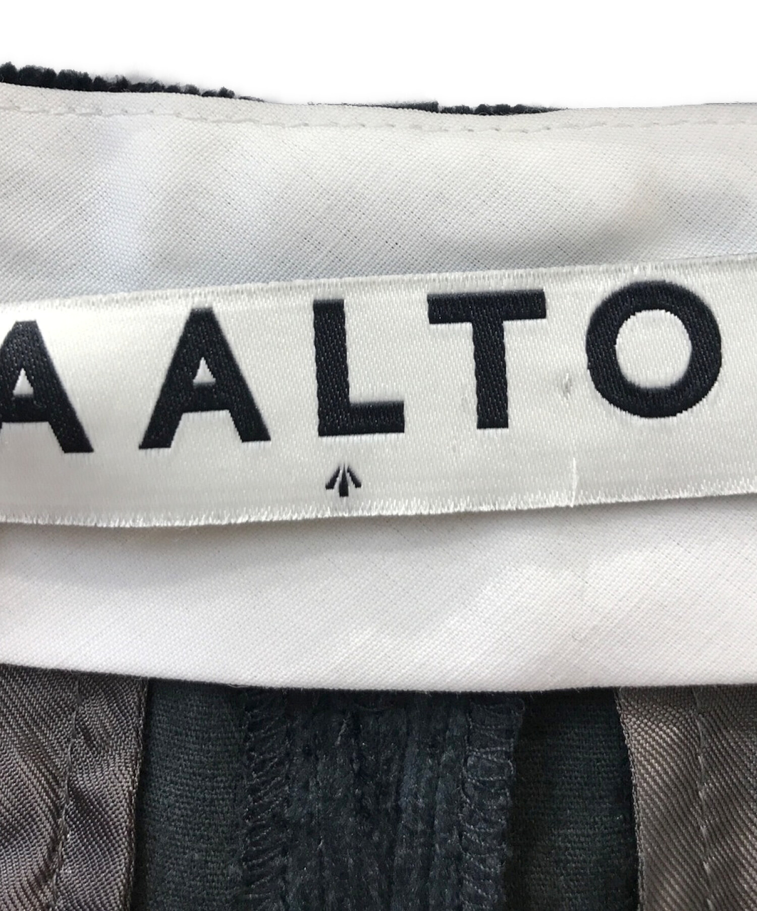 AALTO (アールト) FRONT PLEAT TAILORED TROUSER / コーデュロイパンツ ネイビー サイズ:34 未使用品