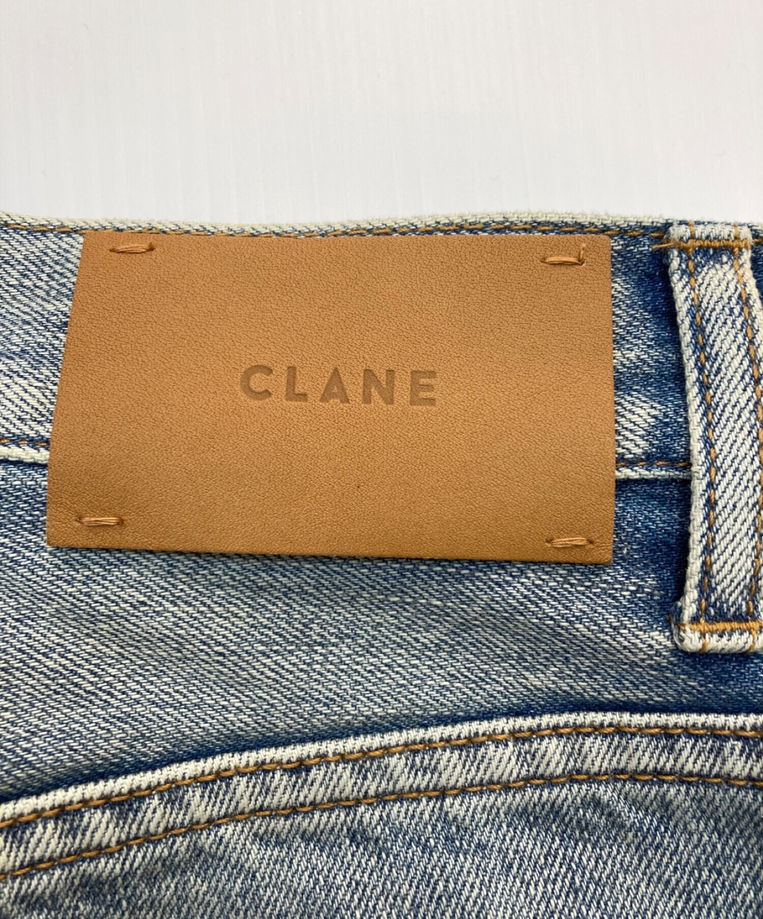 CLANE (クラネ) CENTER PRESS STRAIGHT DENIM ブルー サイズ:1