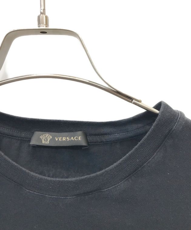 中古・古着通販】VERSACE (ヴェルサーチ) ロゴプリントTee ブラック