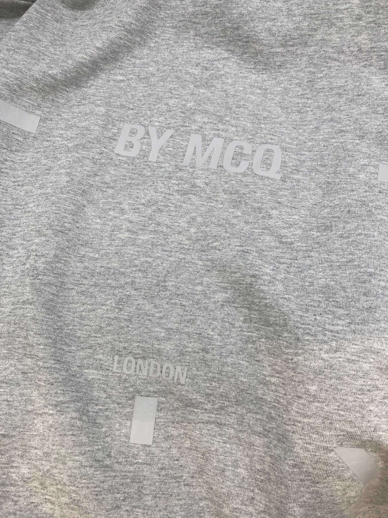 MCQ (マックキュー) Relaxed Fit Icon Logo Zip Through Hoodie / アイコンロゴジップパーカー グレー  サイズ:L