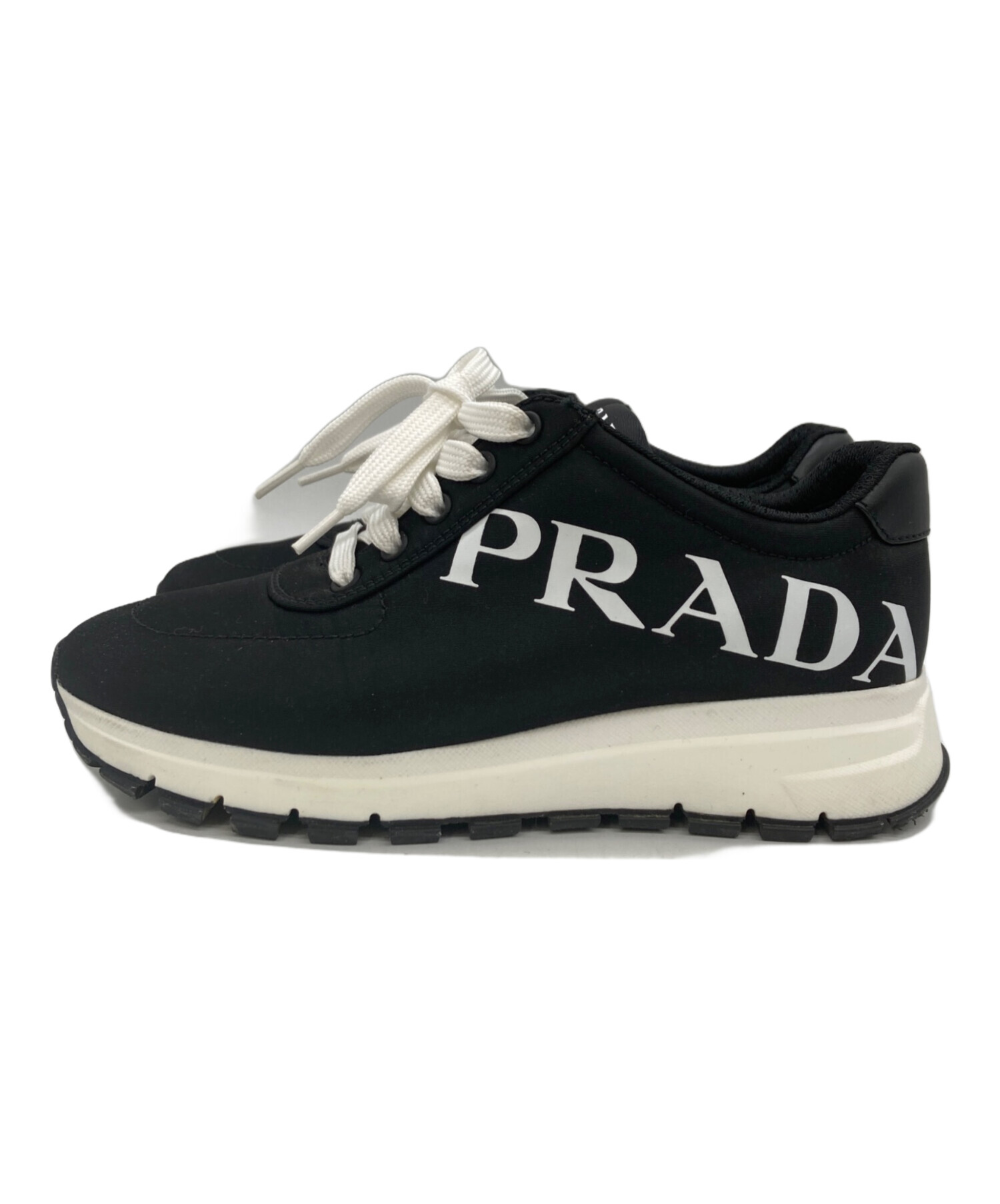 PRADA (プラダ) ナイロンロゴスニーカー ホワイト×ブラック サイズ:37.5