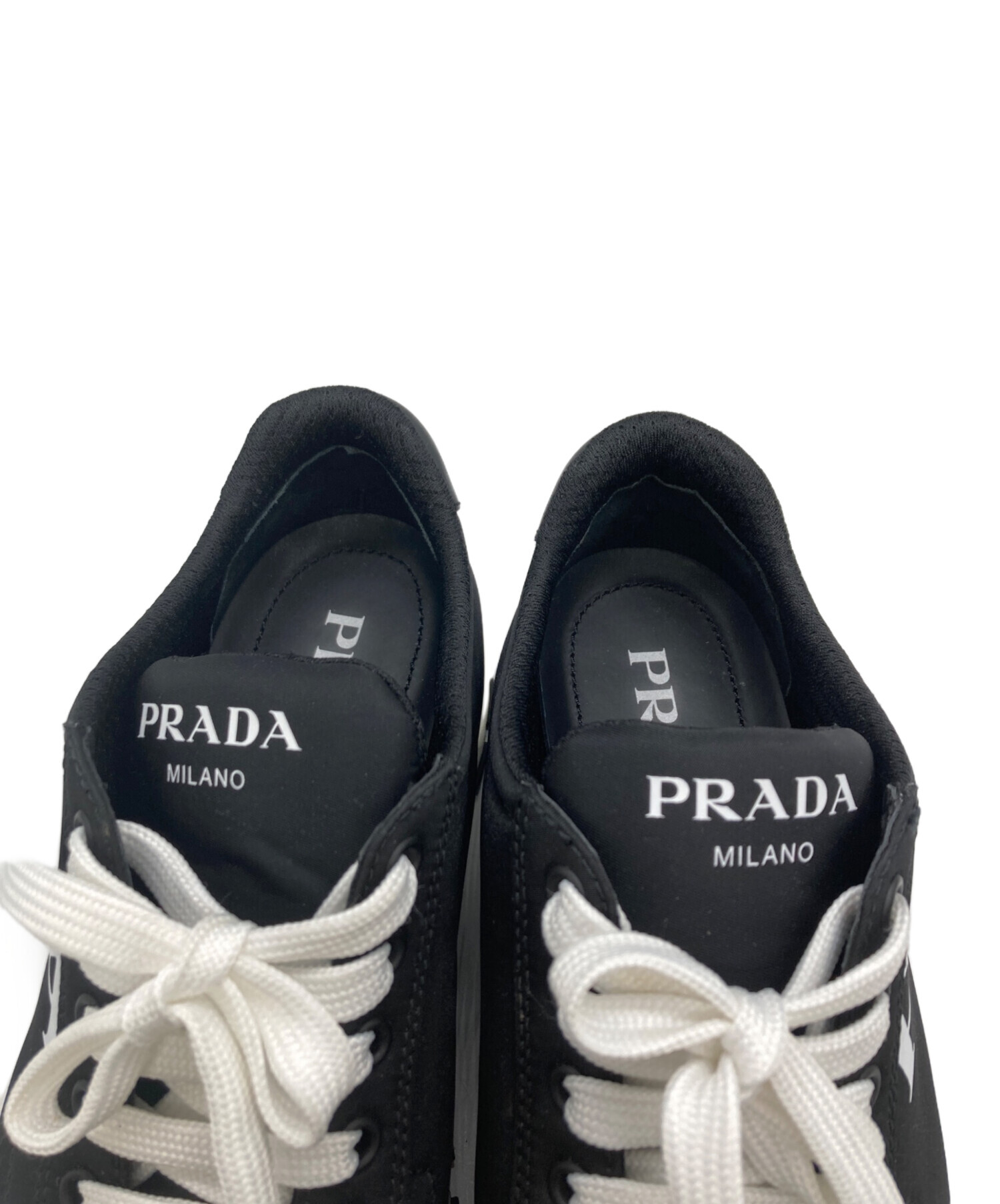 PRADA (プラダ) ナイロンロゴスニーカー ホワイト×ブラック サイズ:37.5