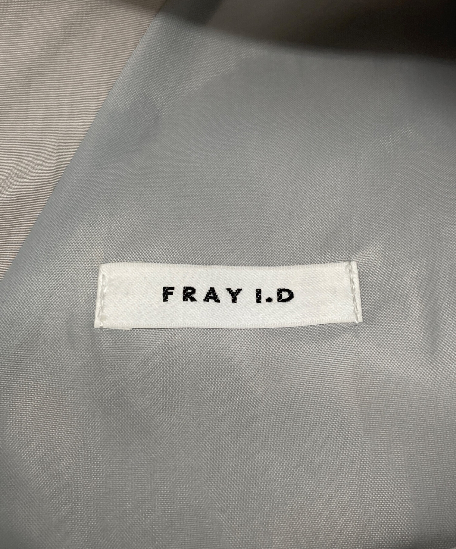 中古・古着通販】FRAY ID (フレイ アイディー) タックシェイプVネックドレス FRAY ID フレイ アイディー Vネックワンピース  ノースリーブ FWFO221515 グレー サイズ:1｜ブランド・古着通販 トレファク公式【TREFAC FASHION】スマホサイト