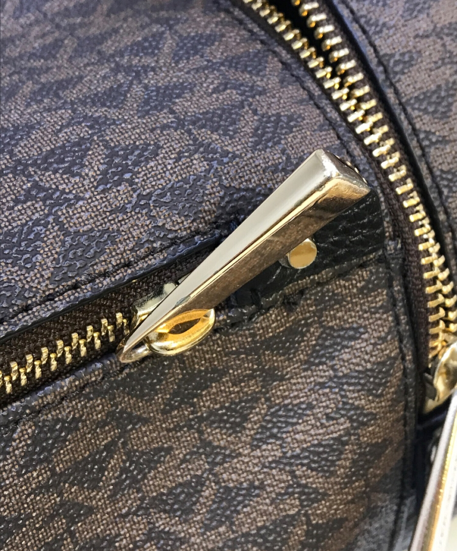 中古・古着通販】MICHAEL KORS (マイケルコース) リュック MICHAEL KORS マイケルコース リアジップ バックパック  30H8GEZB2B ブラウン｜ブランド・古着通販 トレファク公式【TREFAC FASHION】スマホサイト