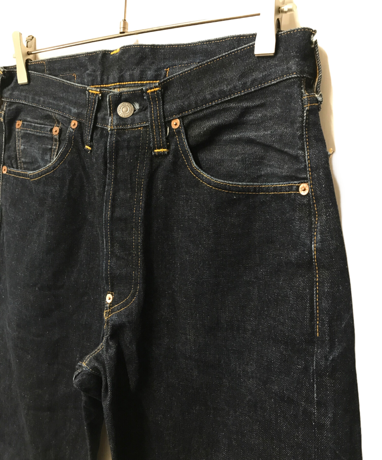 中古・古着通販】LEVI'S (リーバイス) 復刻201XXデニムパンツ/201-0003/バレンシア工場/赤耳/BIGE/ボタン裏555/98年3月製  インディゴ サイズ:W33｜ブランド・古着通販 トレファク公式【TREFAC FASHION】スマホサイト