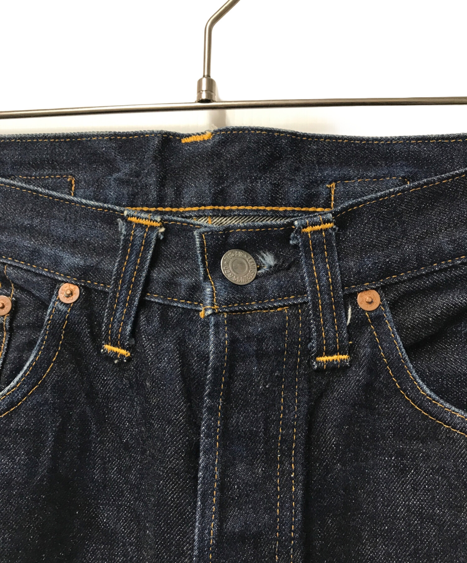 中古・古着通販】LEVI'S (リーバイス) 復刻201XXデニムパンツ/201-0003/バレンシア工場/赤耳/BIGE/ボタン裏555/98年3月製  インディゴ サイズ:W33｜ブランド・古着通販 トレファク公式【TREFAC FASHION】スマホサイト